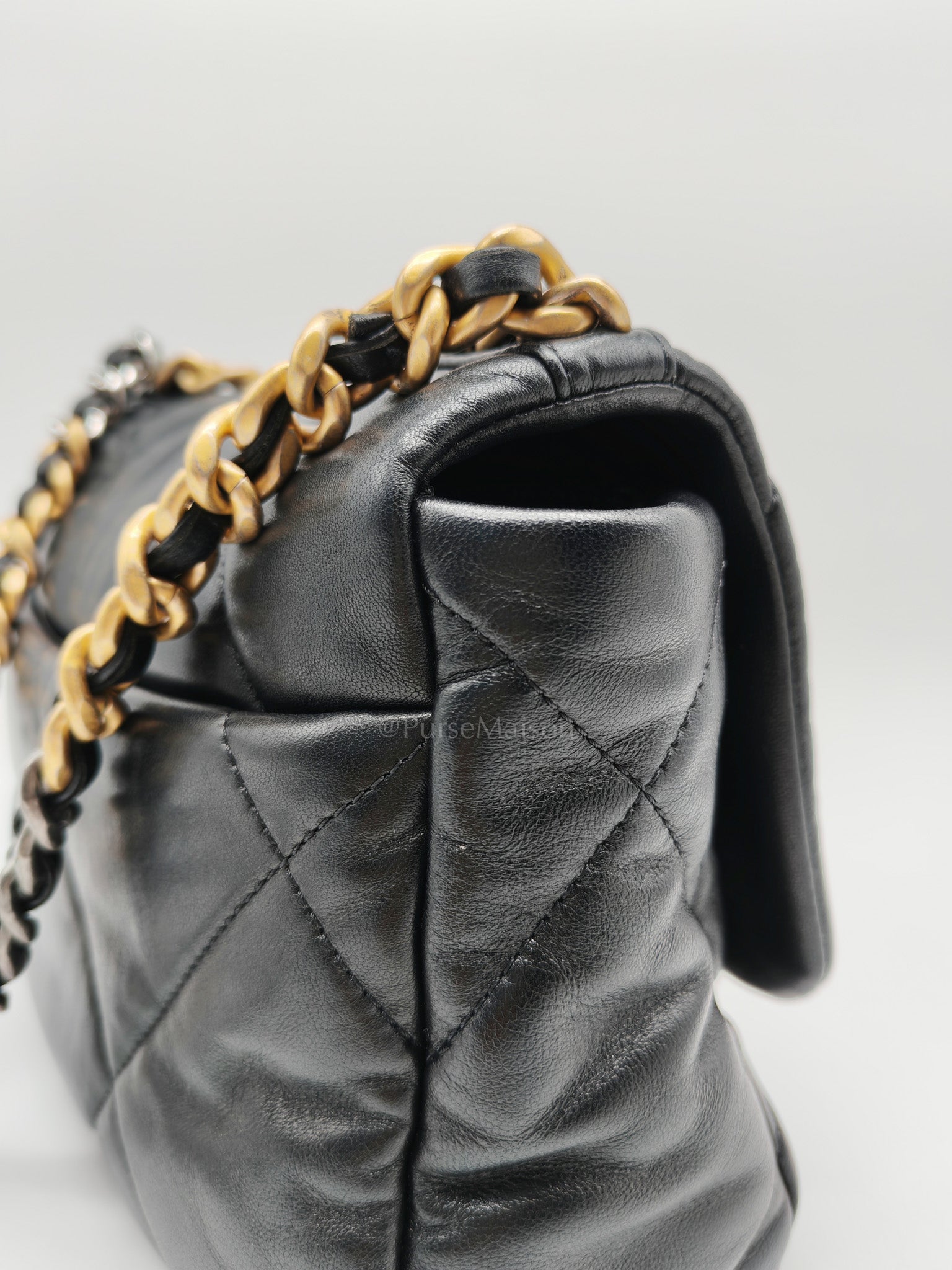 Chanel 19 Small in Black Quilted Lambskin Leather and Mixed hardware Series 30 | Purse Maison Luxury Bags Shop