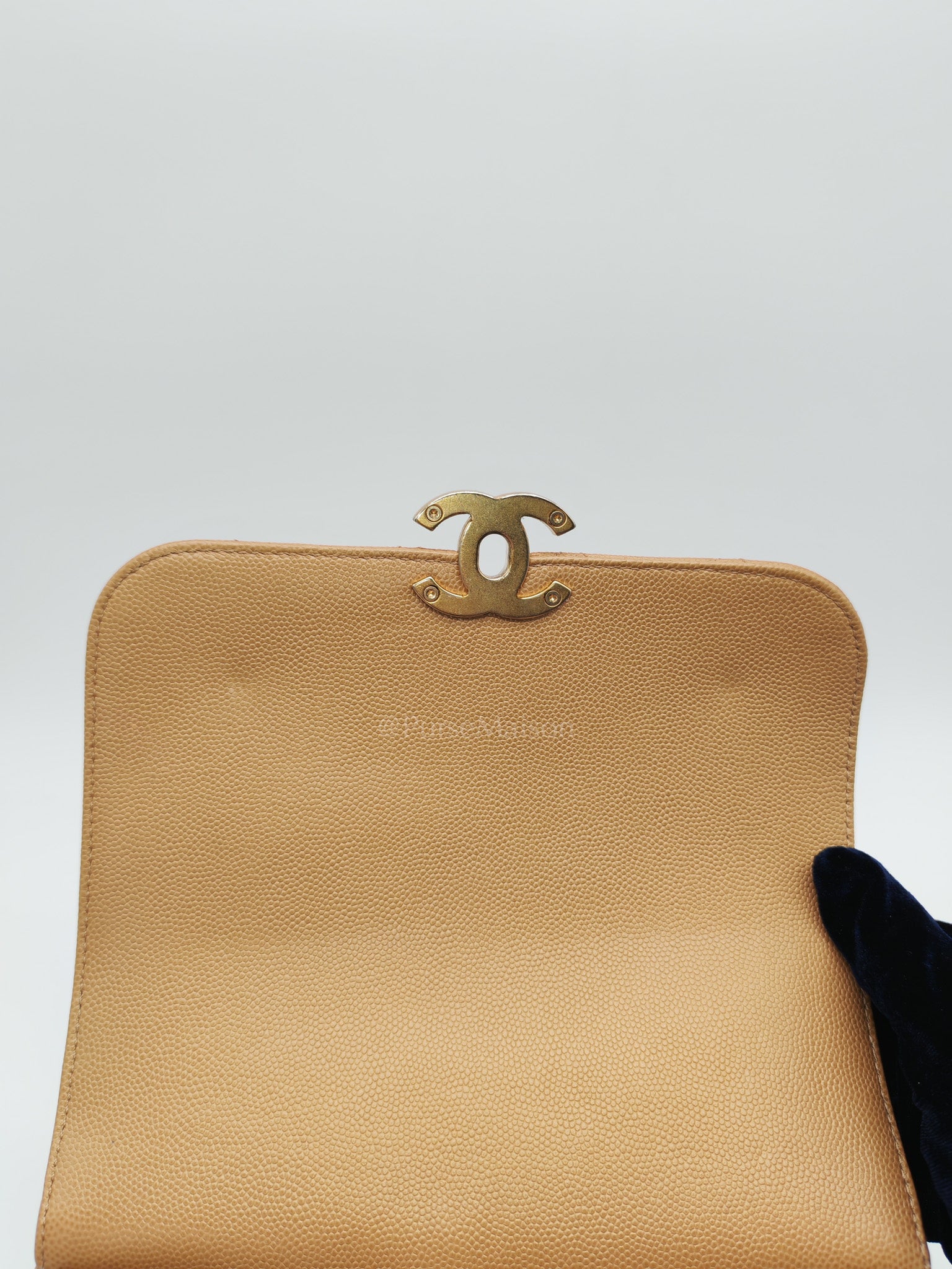 21k Messenger Bag Small in Dark Biege Caviar Leather Aged Gold Hardware (Microchip) | Purse Maison Luxury Bags Shop