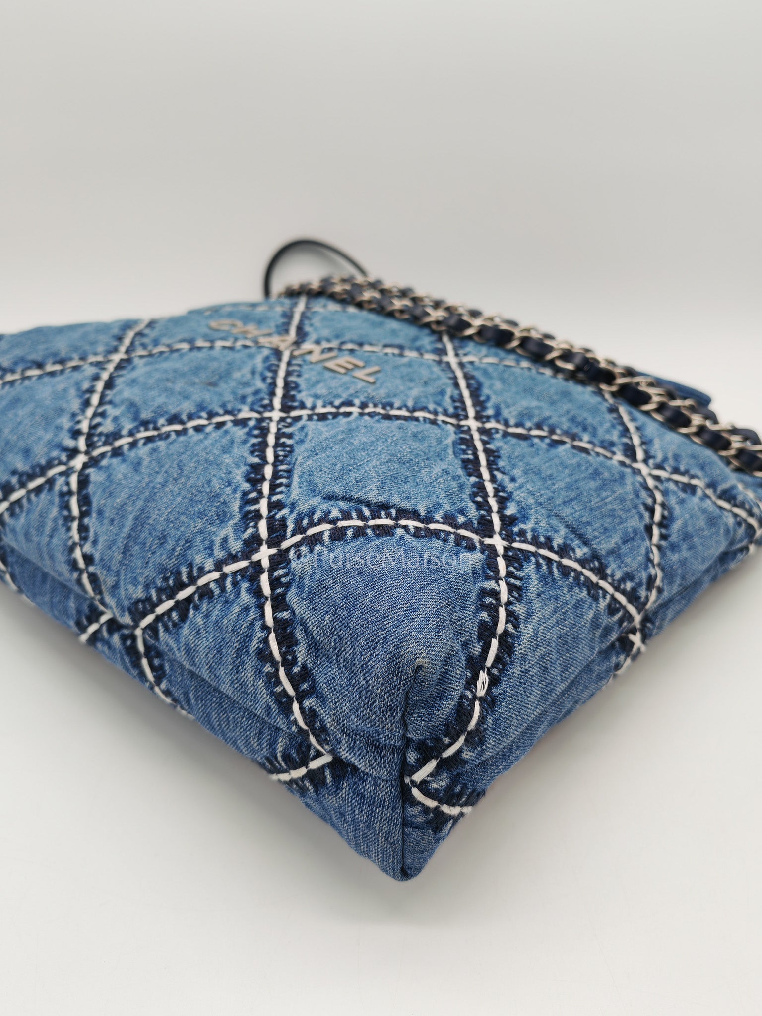 Chanel 22 Medium in Blue Stitched Denim and Silver Hardware Microchip | Purse Maison Luxury Bags Shop