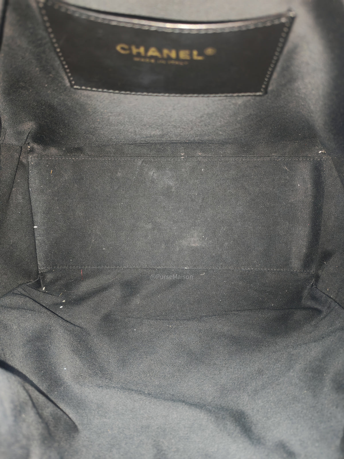 Chanel 25 Hobo Bag Medium in Black Caviar Leather Aged Gold Hardware (Microchip) | Purse Maison Luxury Bags Shop