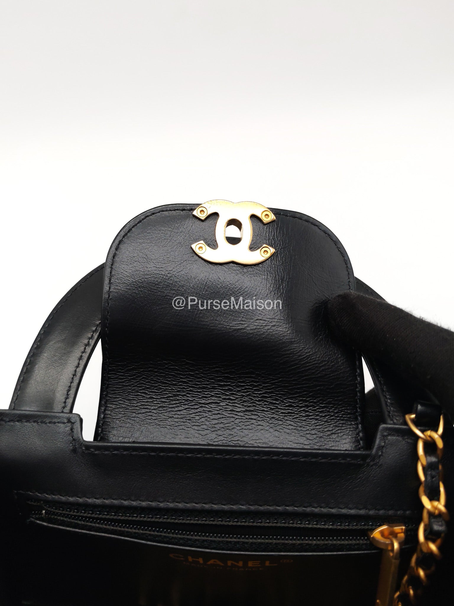 Chanel CC Kelly Shopping Bag Small in Black Shiny Calfskin Leather Aged Gold Hardware (Microchip) | Purse Maison Luxury Bags Shop