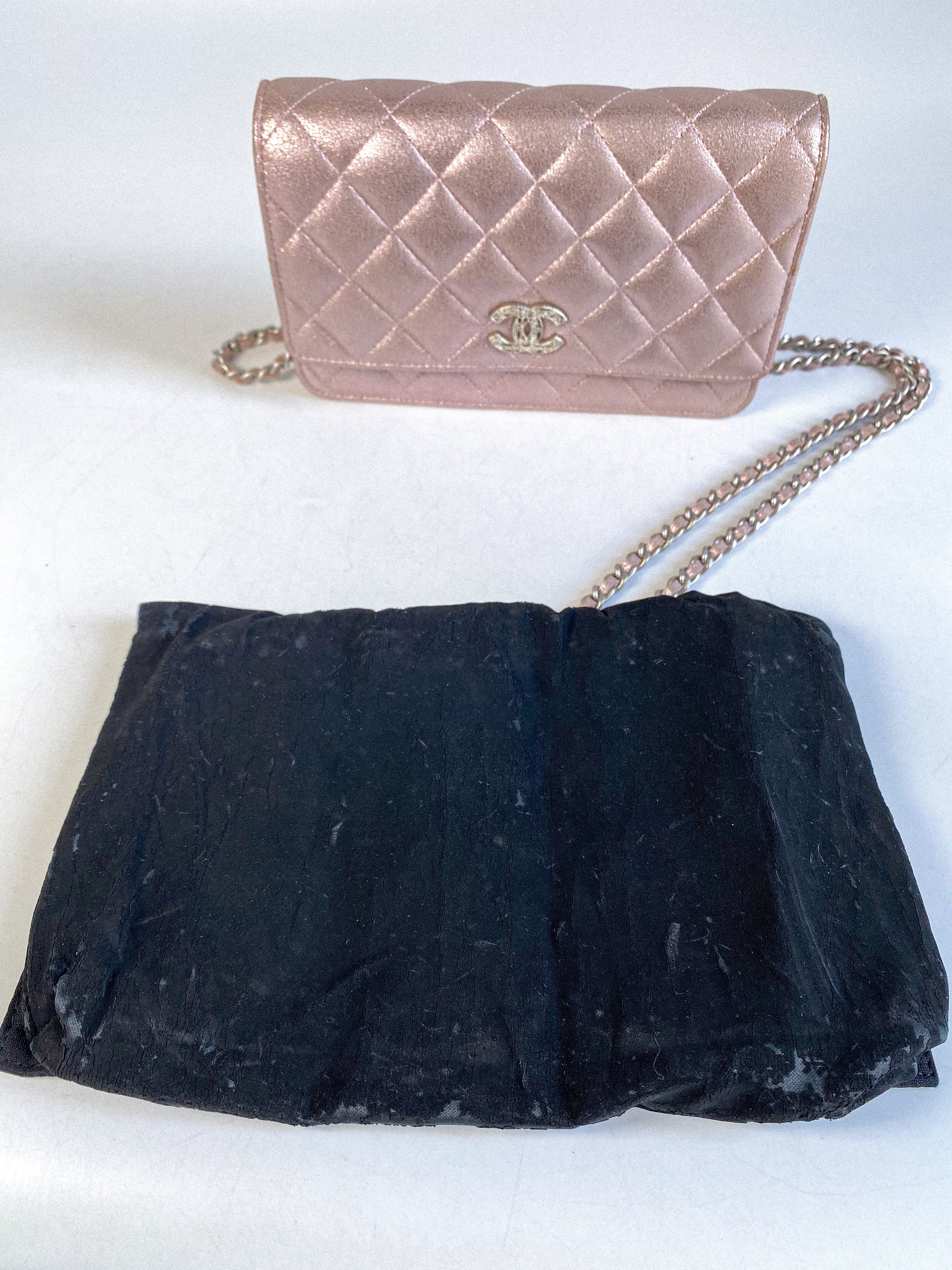 Chanel CC Wallet on Chain in Iridescent Pink Calfskin and Silver Hardware Series 21