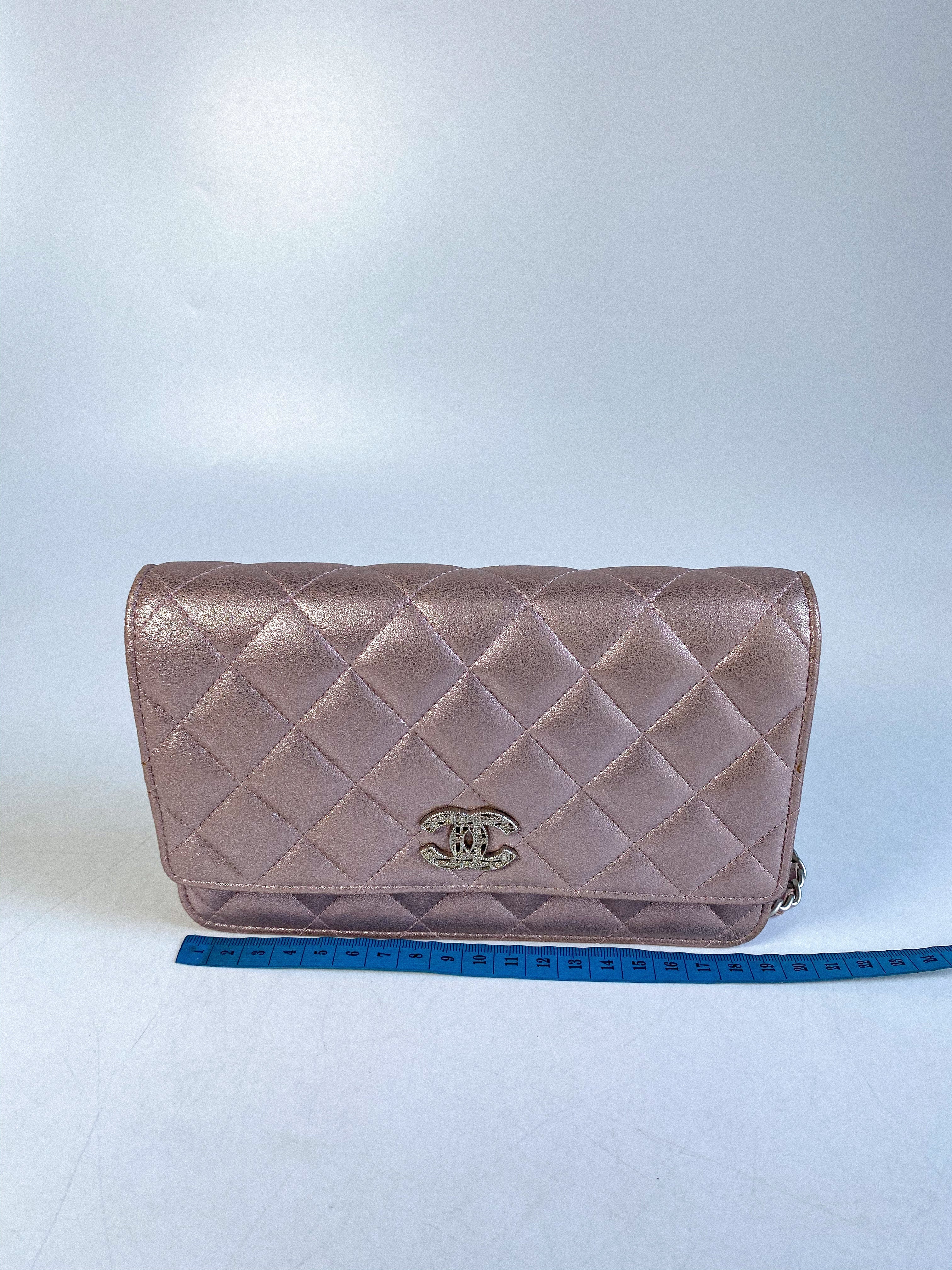 Chanel CC Wallet on Chain in Iridescent Pink Calfskin and Silver Hardware Series 21