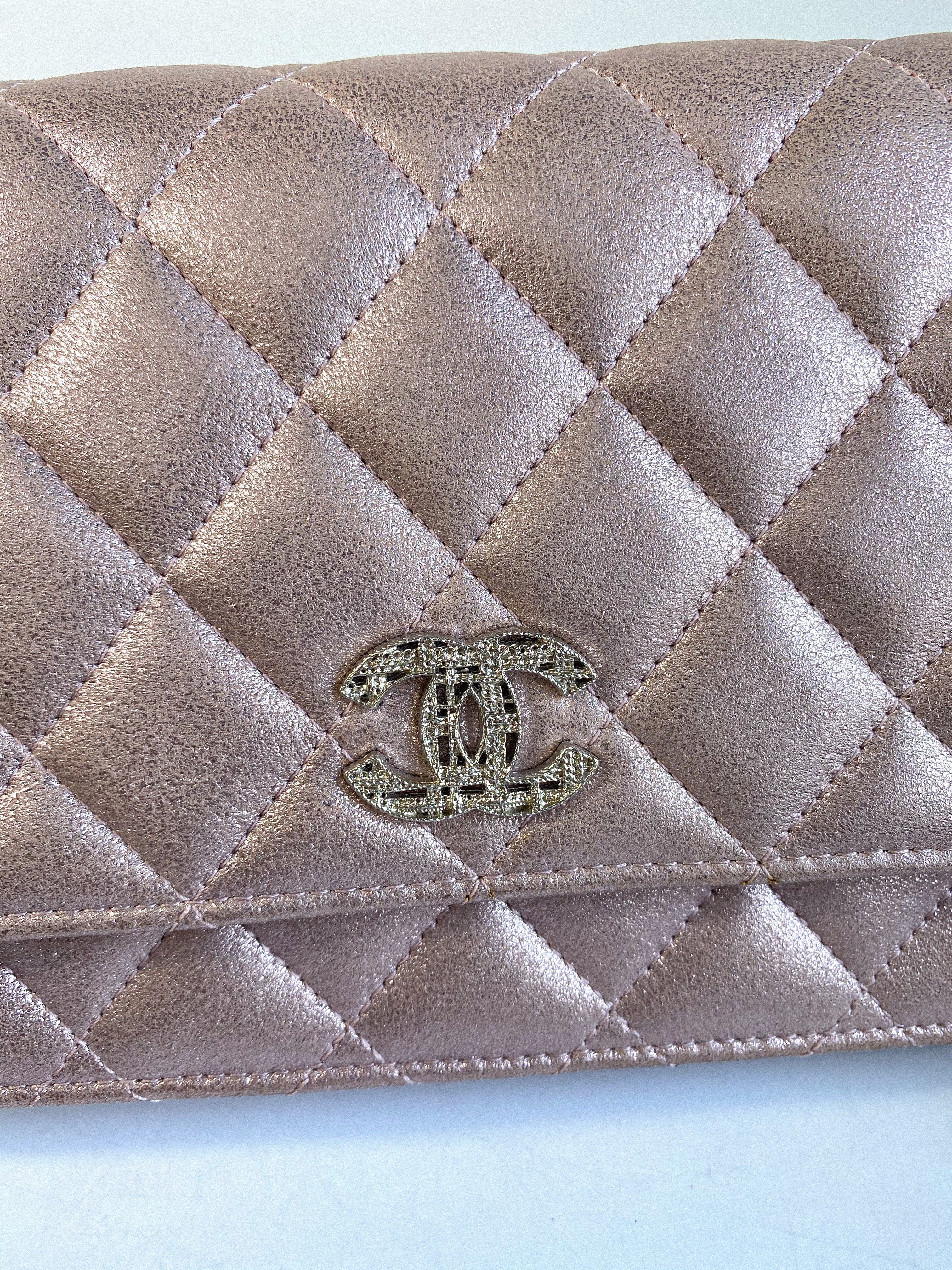 Chanel CC Wallet on Chain in Iridescent Pink Calfskin and Silver Hardware Series 21