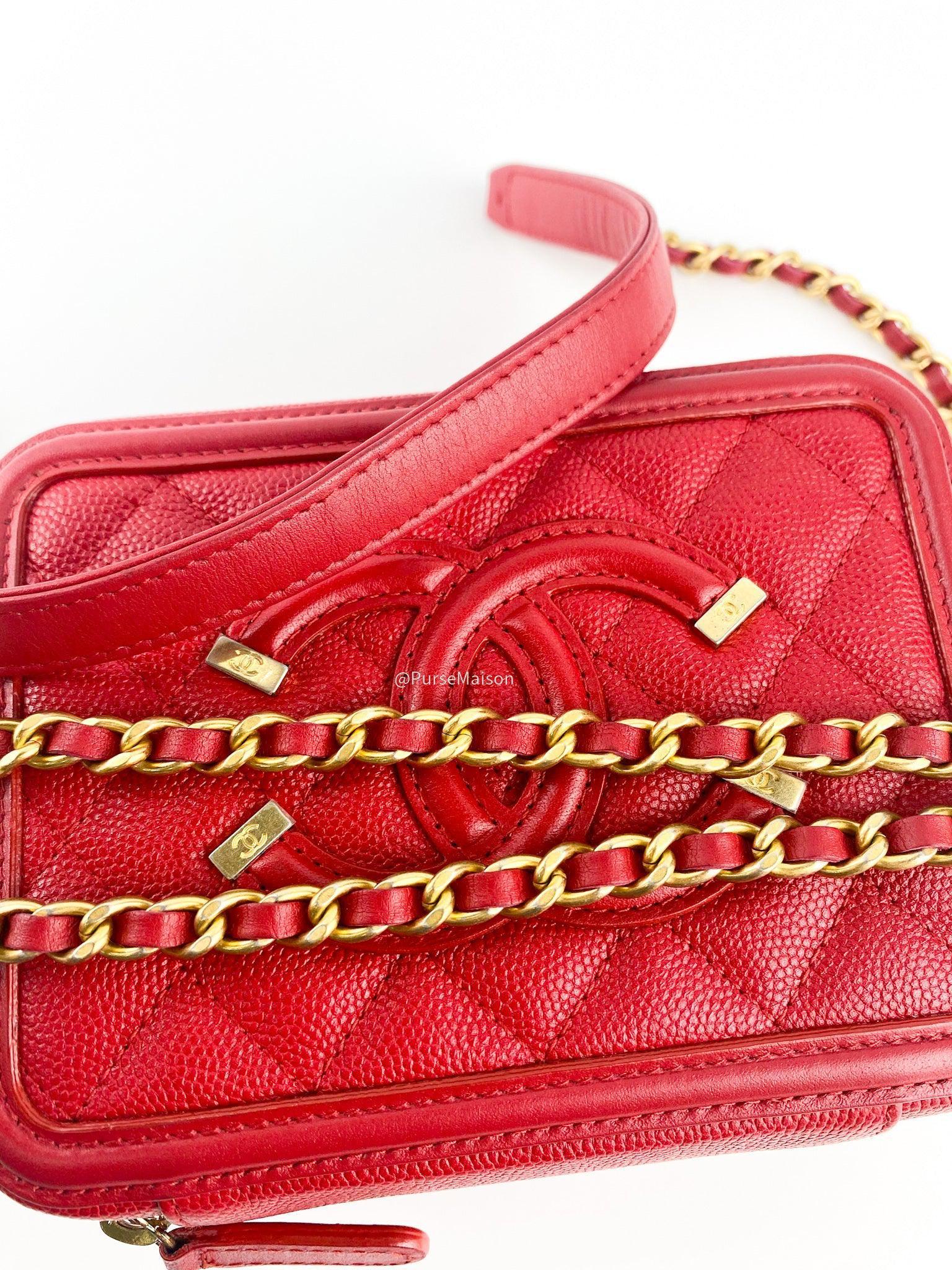 Chanel Filigree Vanity Clutch Quilted Caviar and Aged gold hardware series 25 (year 2018)