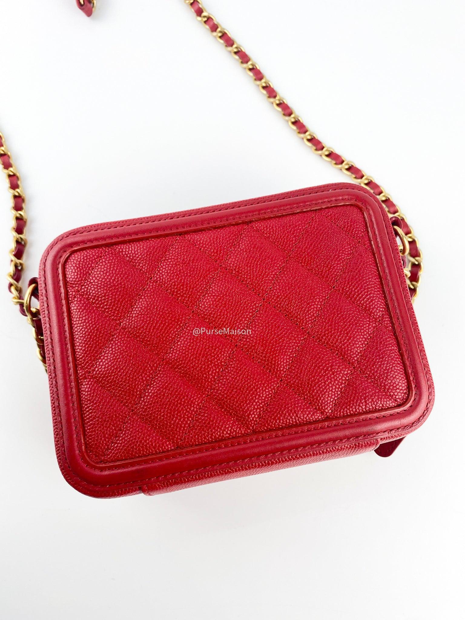 Chanel Filigree Vanity Clutch Quilted Caviar and Aged gold hardware series 25 (year 2018)