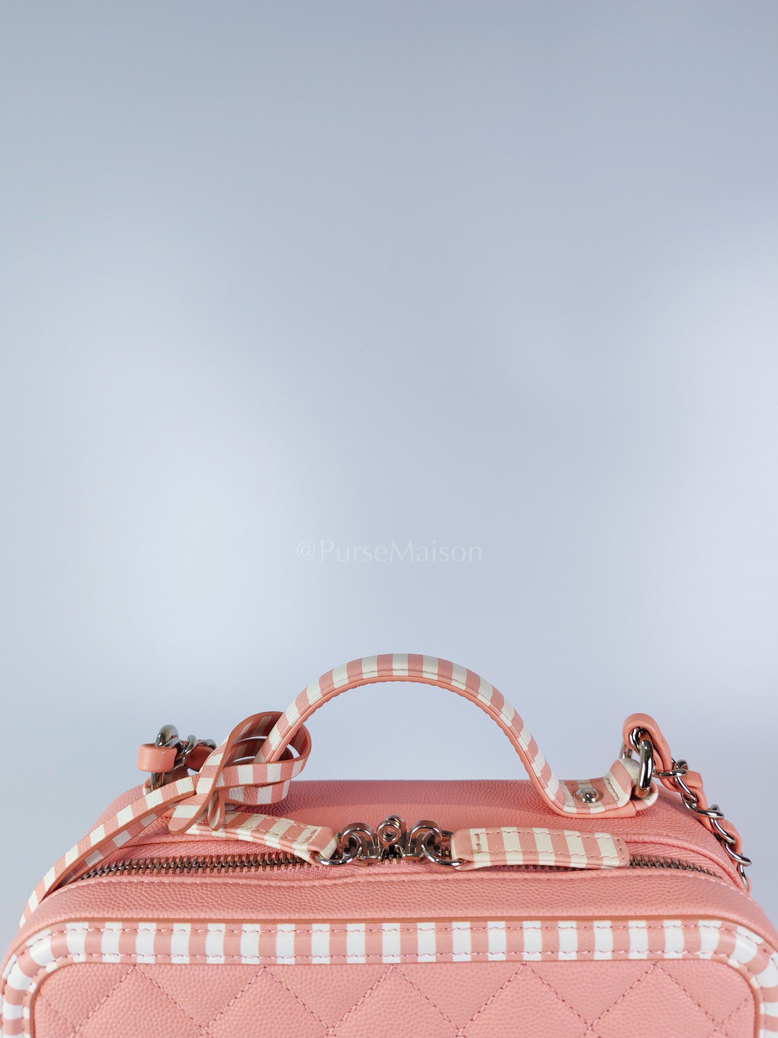 Filigree Vanity Case in Medium Pink Caviar Leather and Silver Hardware Series 26 | Purse Maison Luxury Bags Shop