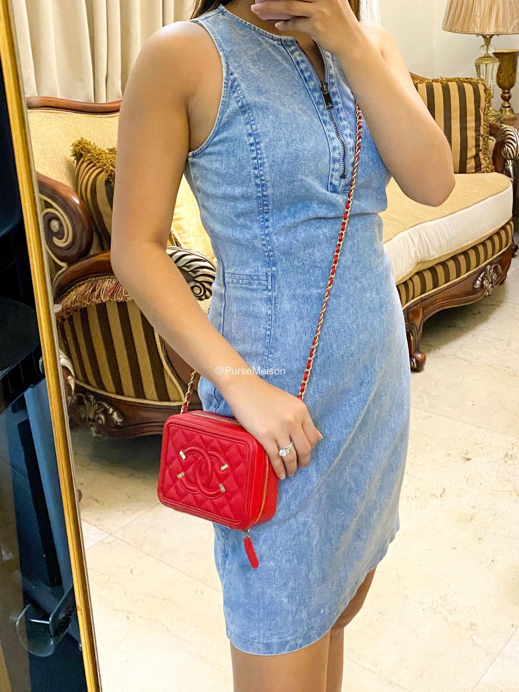 Chanel Filigree Vanity Clutch Quilted Caviar and Aged gold hardware series 25 (year 2018)