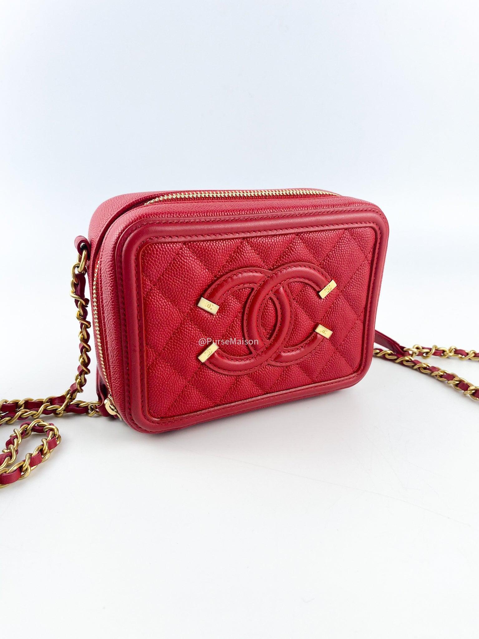 Chanel Filigree Vanity Clutch Quilted Caviar and Aged gold hardware series 25 (year 2018)