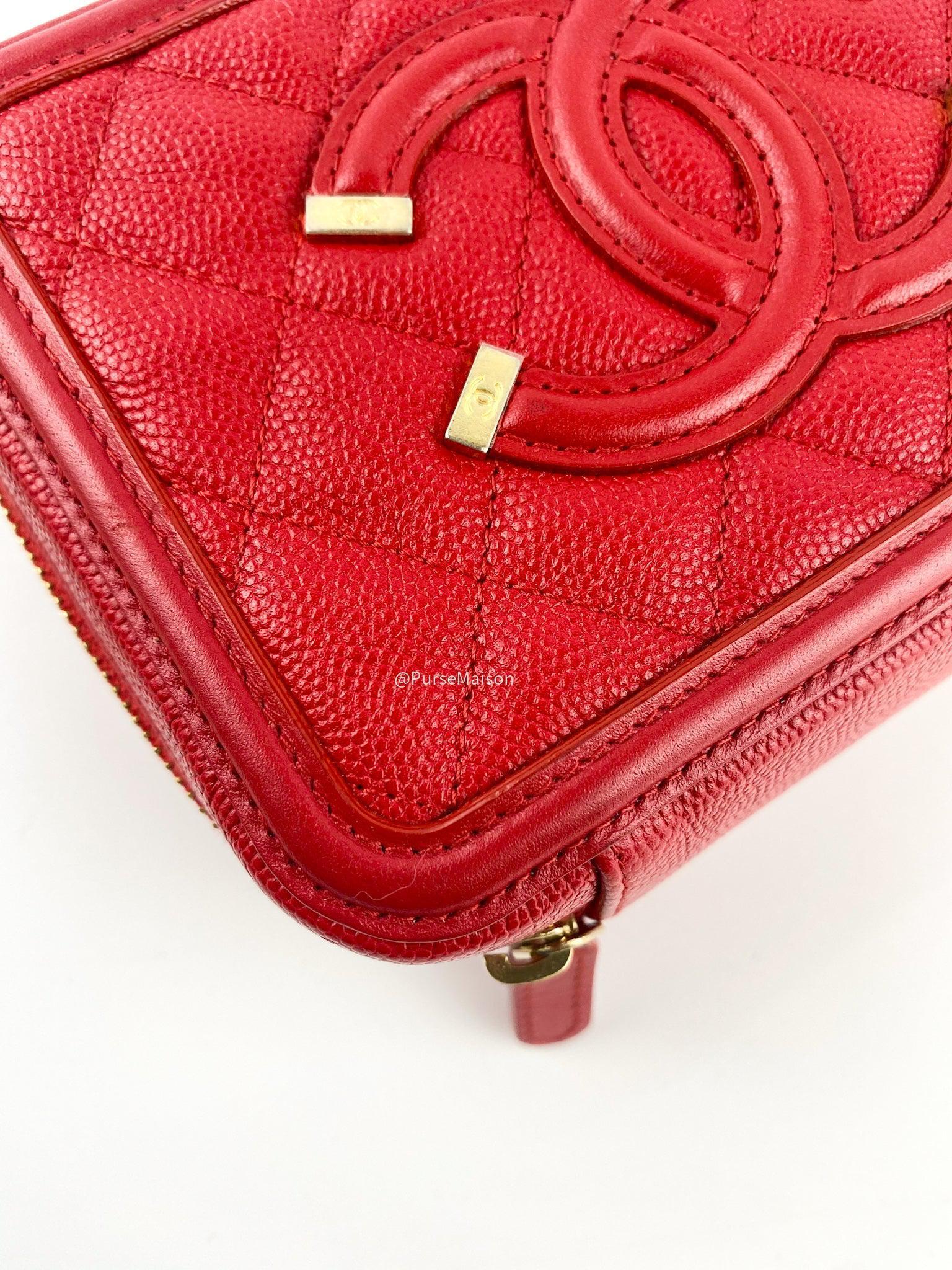 Chanel Filigree Vanity Clutch Quilted Caviar and Aged gold hardware series 25 (year 2018)