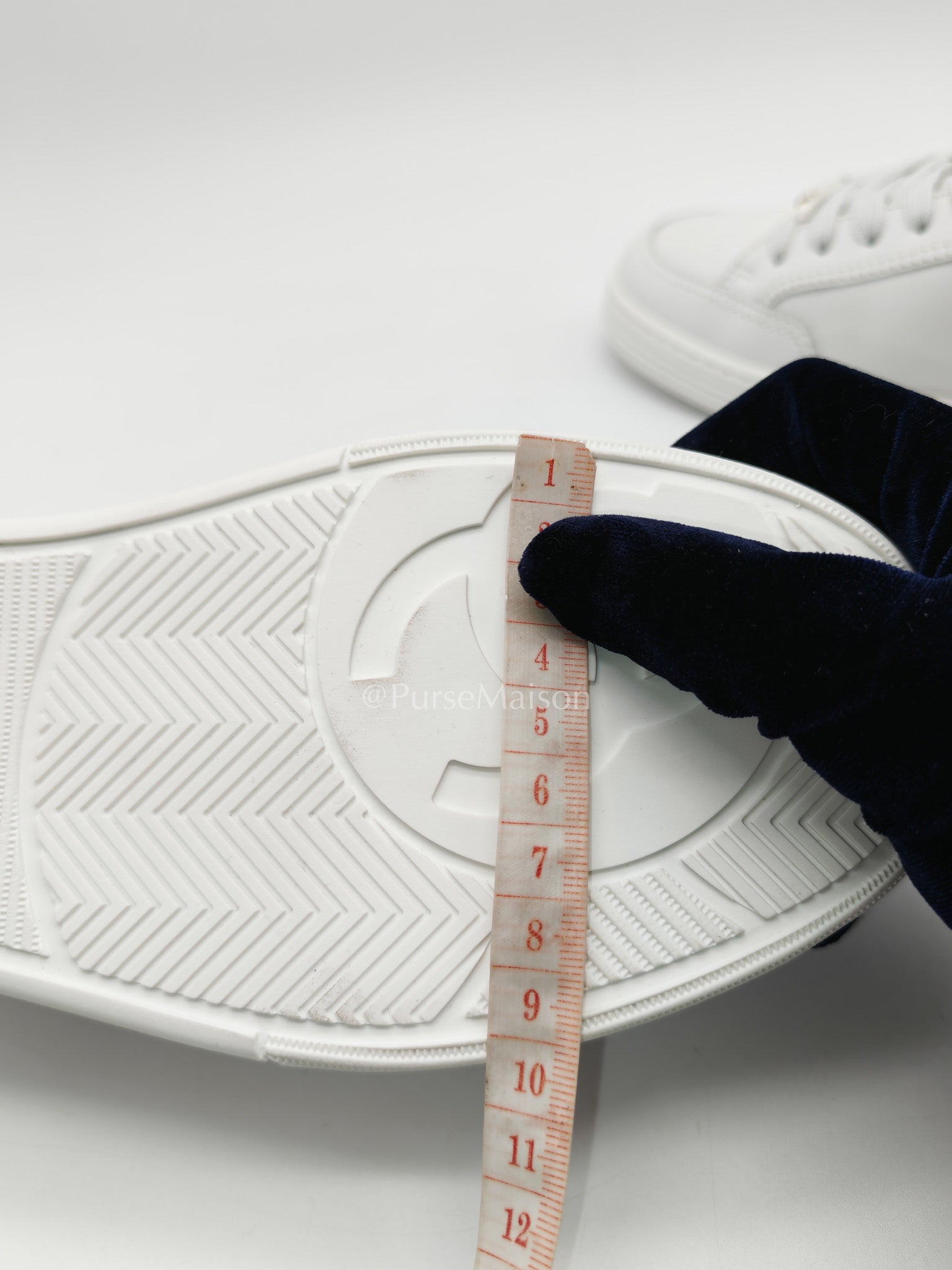 Chanel Low Top CC Logo Sneakers in White Size 37.5EU (24cm) | Purse Maison Luxury Bags Shop