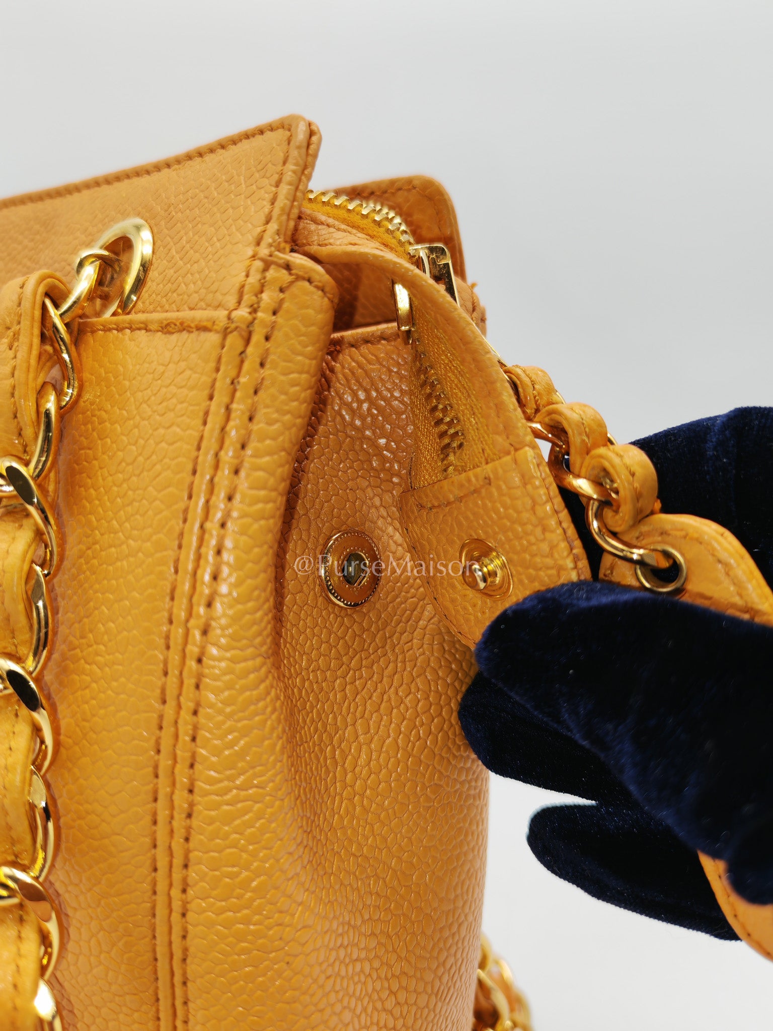 Chanel Vintage Chain Tote Bag in Orange Caviar Leather and Gold Hardware Series 5 | Purse Maison Luxury Bags Shop