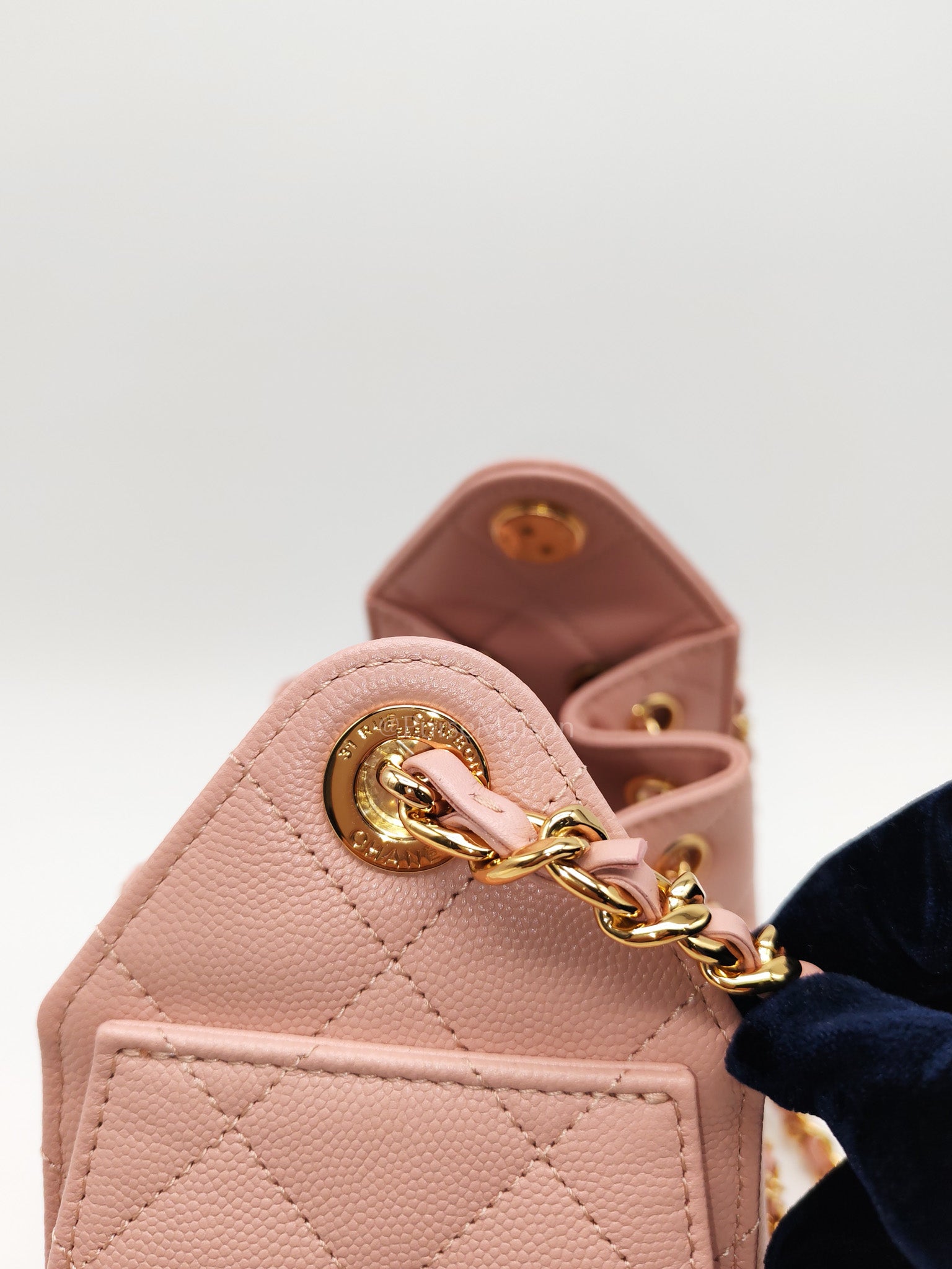 25 Mini in Pink Caviar Leather and Shiny Rosegold Hardware Microchip