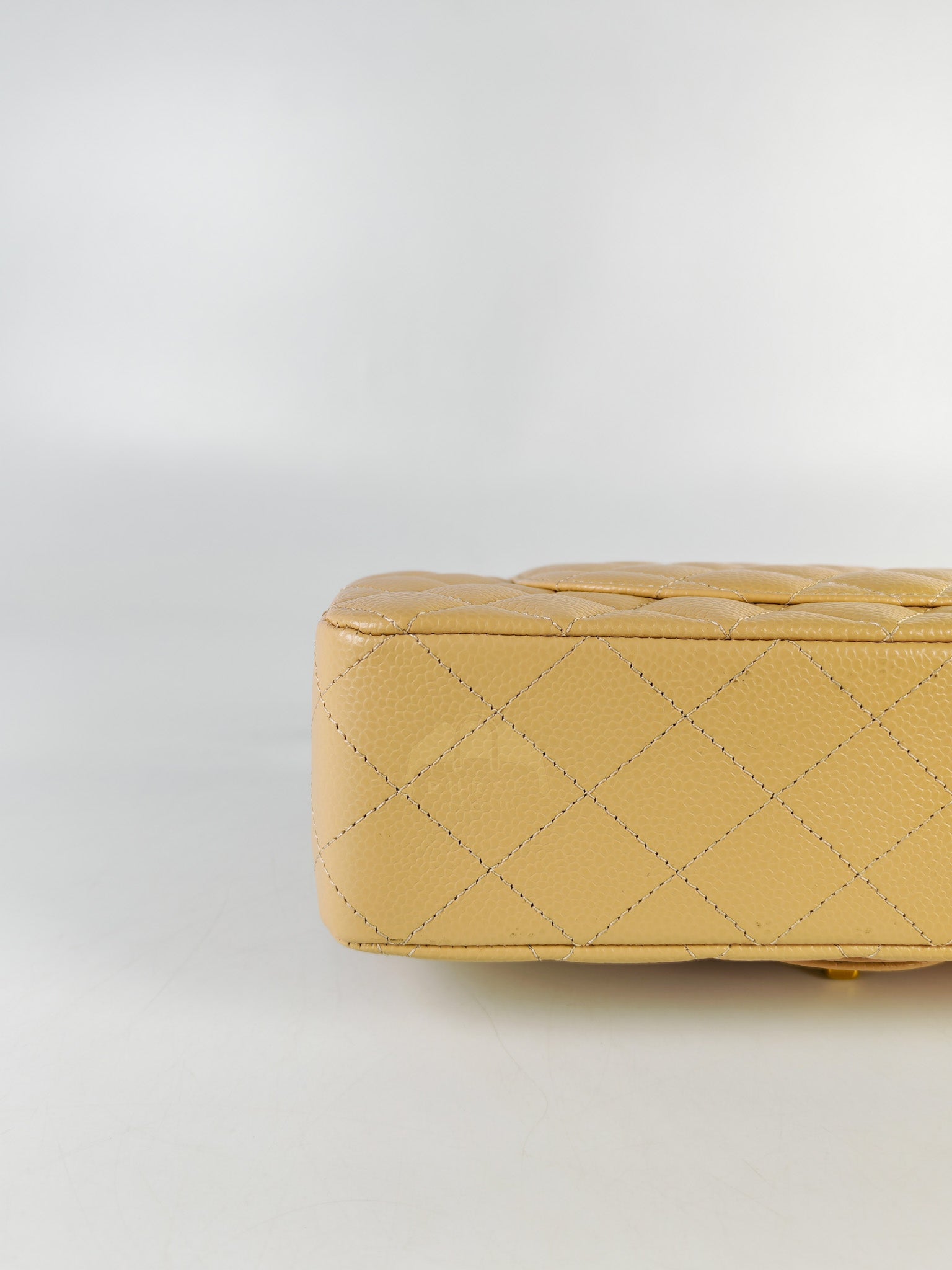 Classic Double Flap Medium in Beige Clair Caviar Leather & Gold Hardware(Microchip)