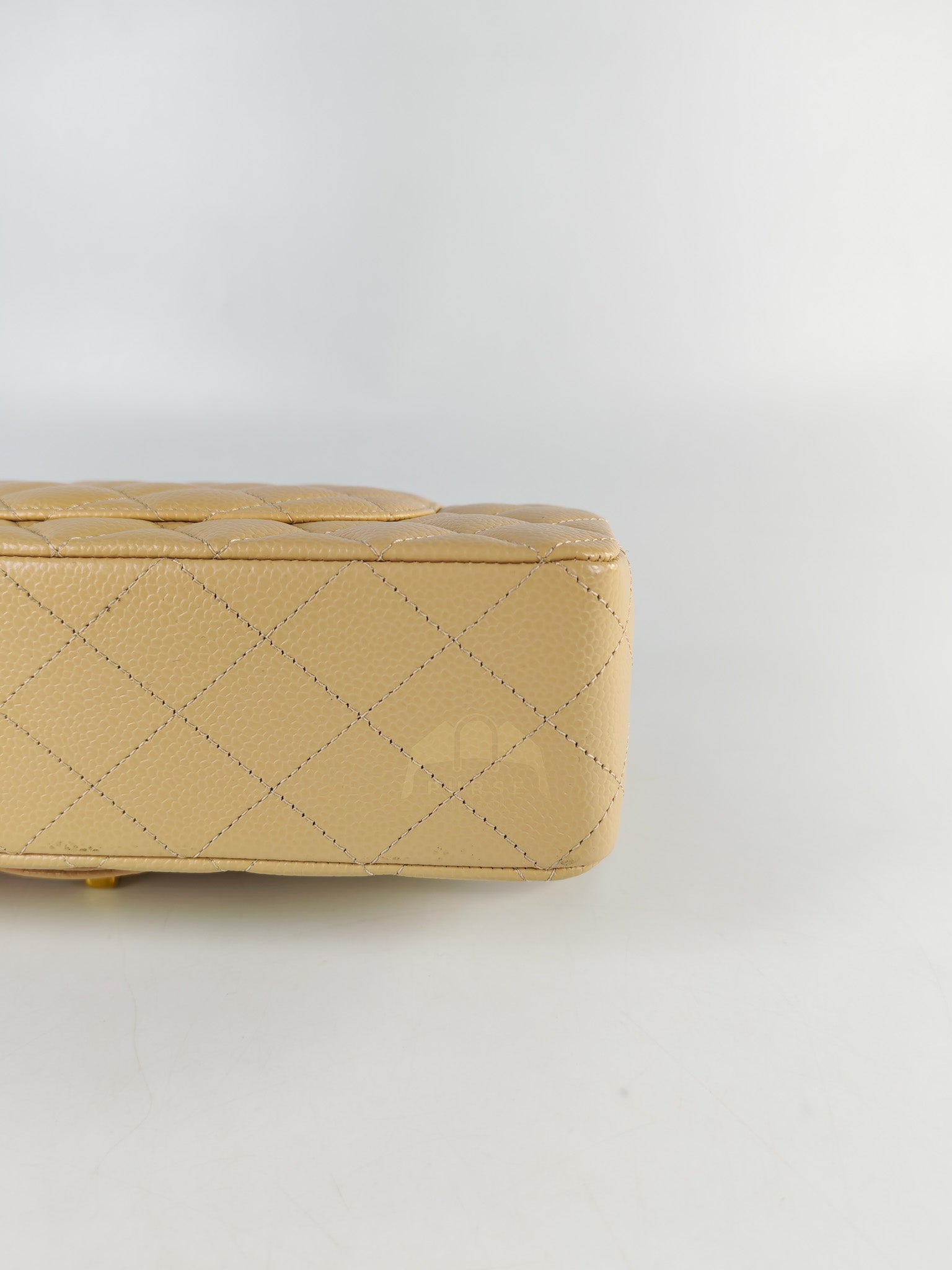 Classic Double Flap Medium in Beige Clair Caviar Leather & Gold Hardware(Microchip)