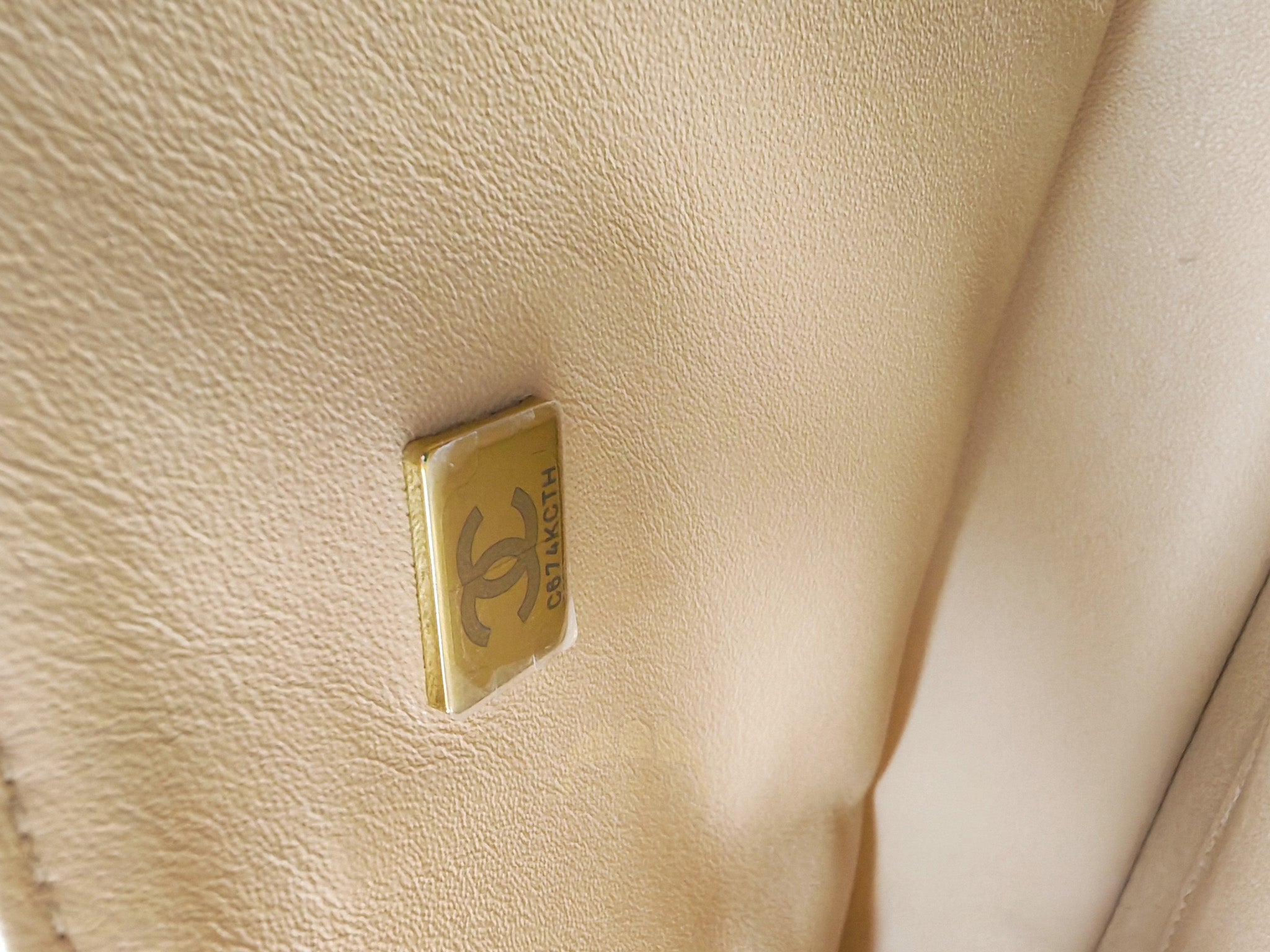 Classic Double Flap Medium in Beige Clair Caviar Leather & Gold Hardware(Microchip)