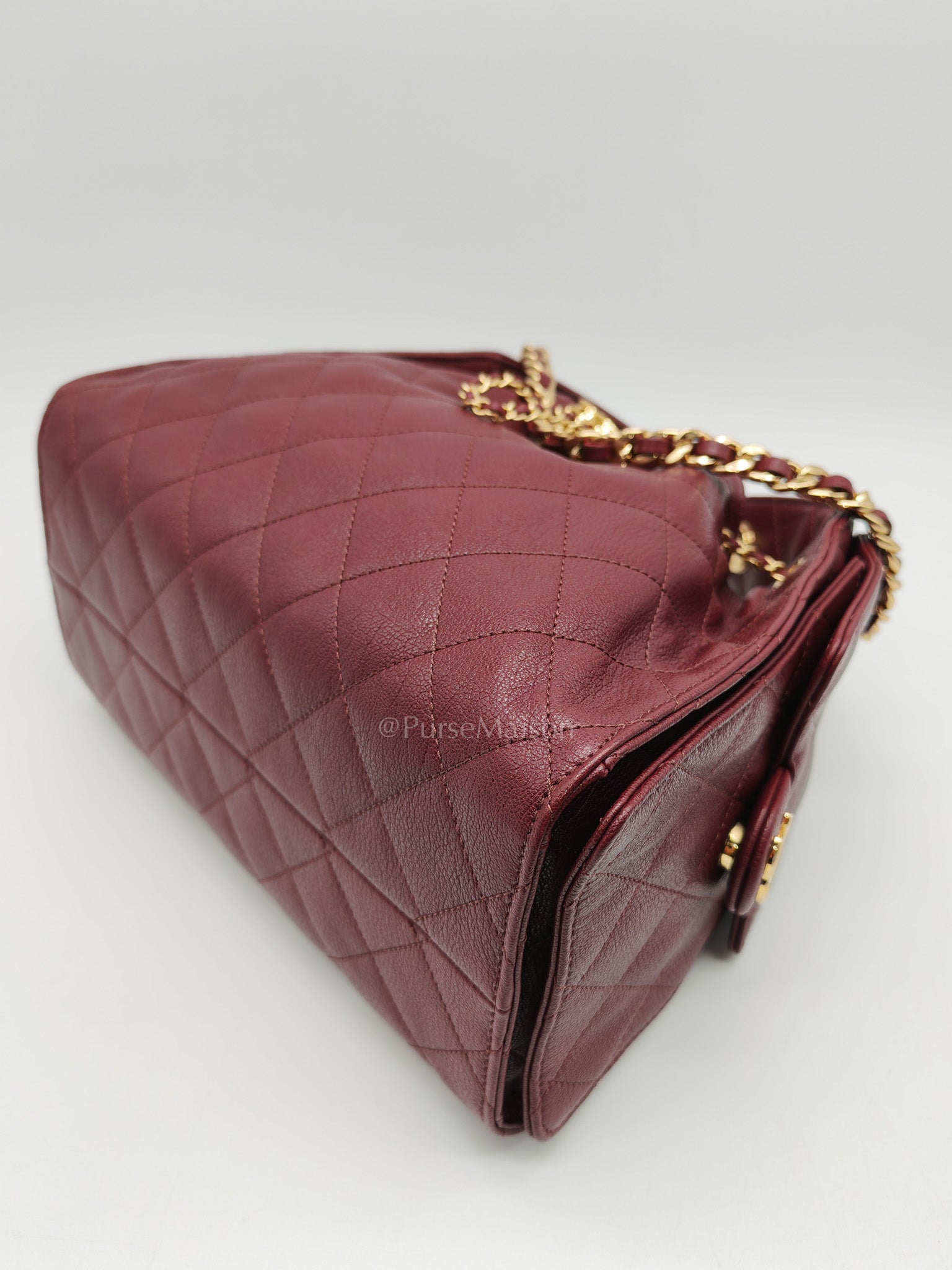 25 Small in Burgundy Shiny Grain Calfskin Leather and Gold Hardware Microchip