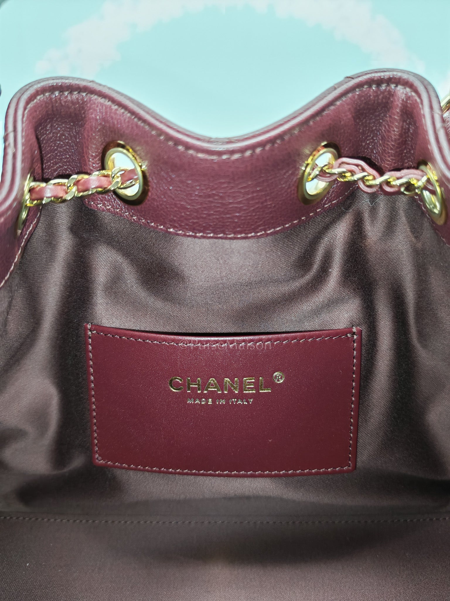 25 Small in Burgundy Shiny Grain Calfskin Leather and Gold Hardware Microchip