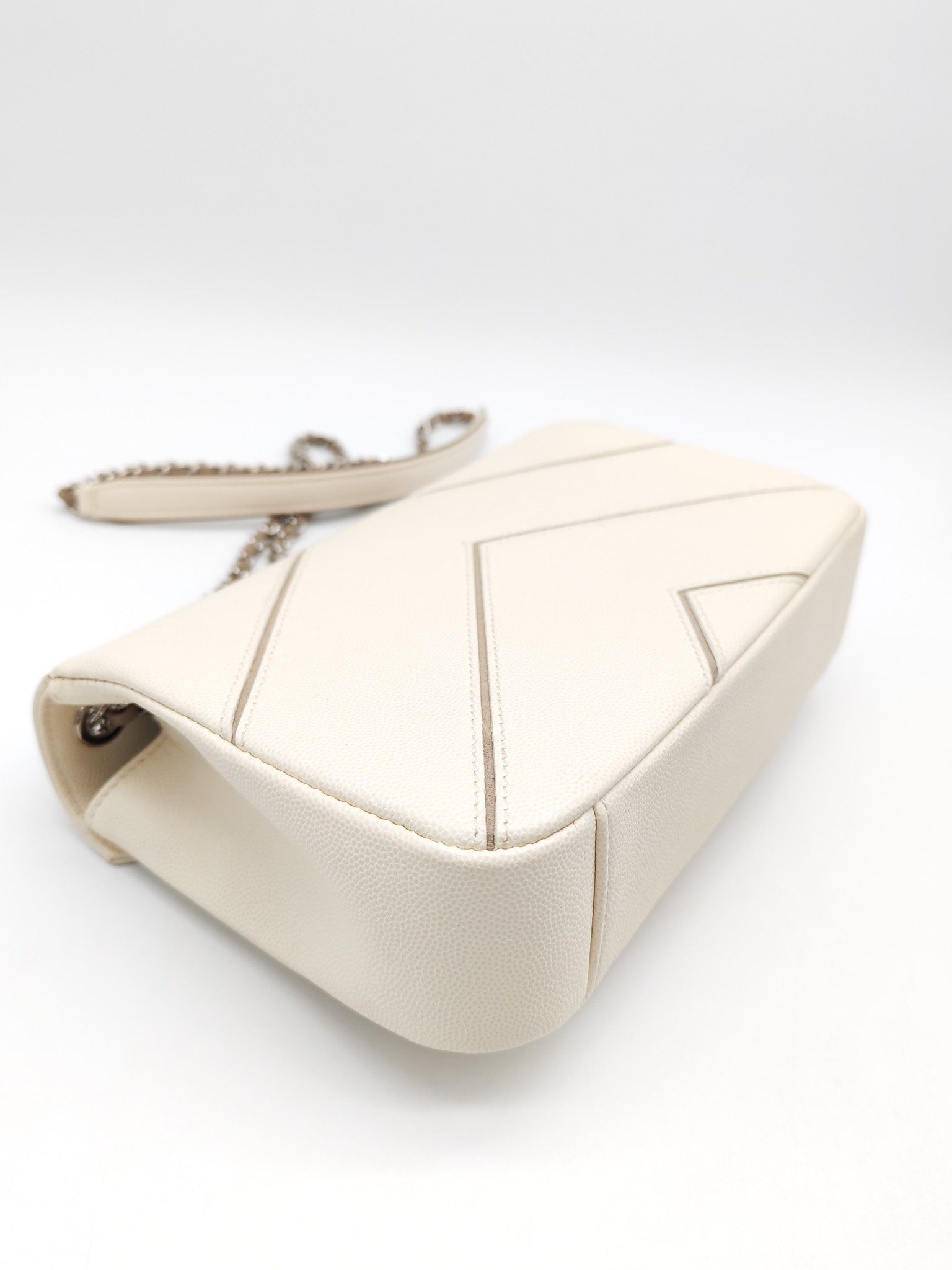Chanel Chevron Flap Bag in White Caviar Leather & Palladium Hardware Series 23