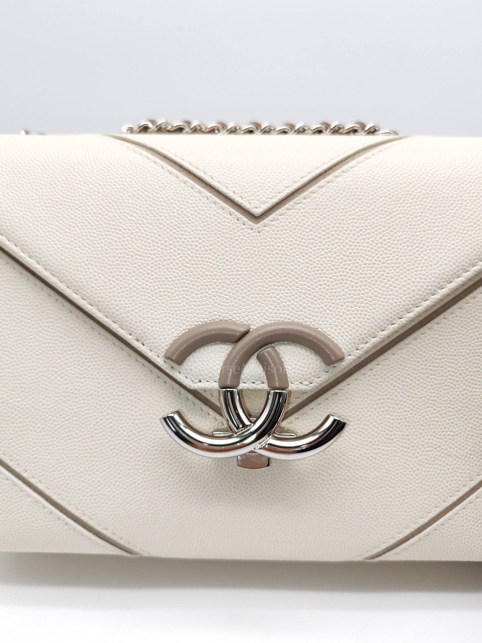 Chanel Chevron Flap Bag in White Caviar Leather & Palladium Hardware Series 23
