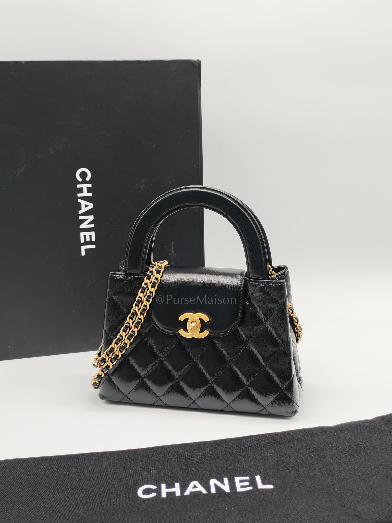 CC Kelly Small in Black Shiny Calfskin Leather and Aged Gold Hardware (Microchip)