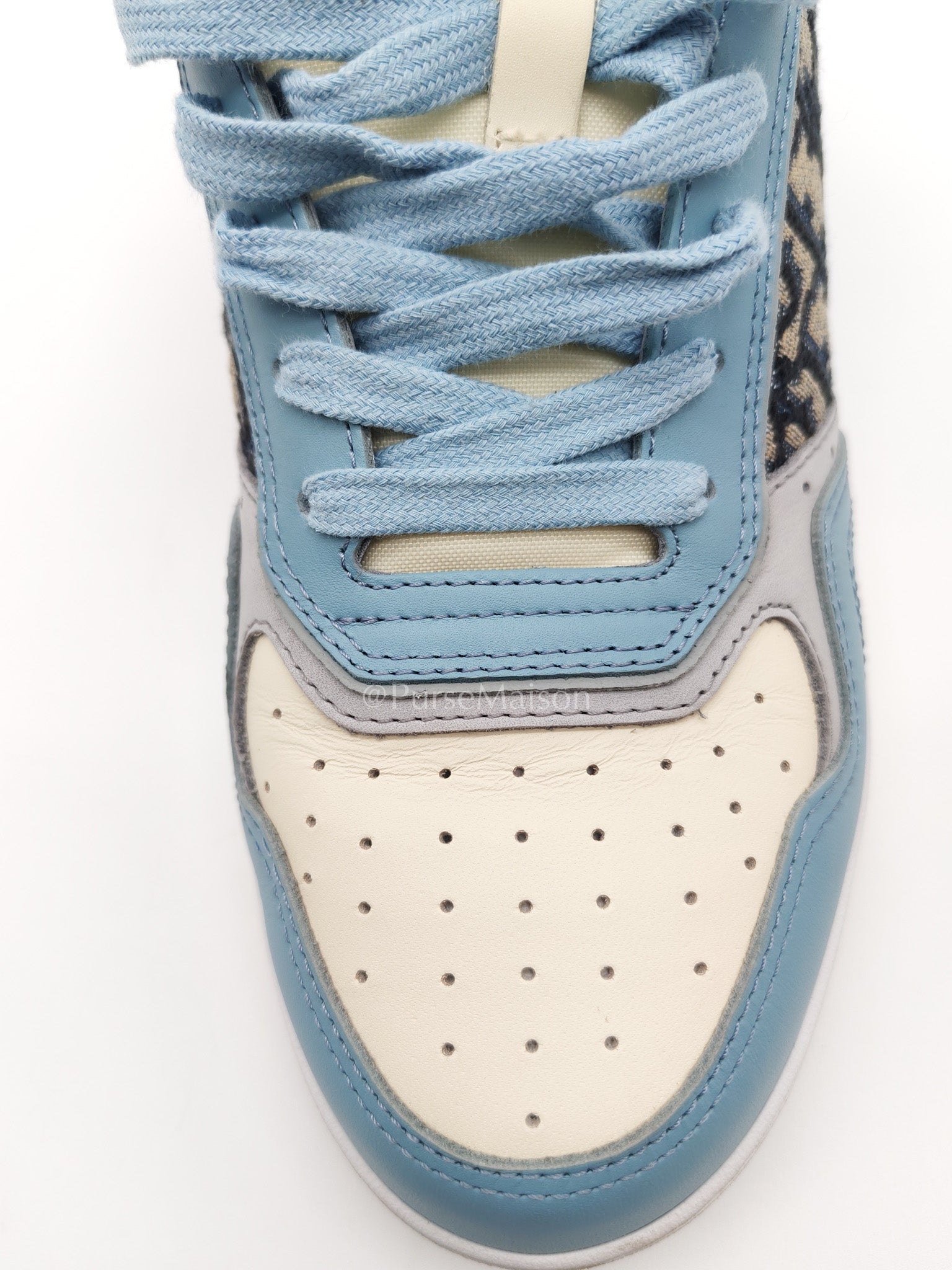 Christian Dior B-27 Low Top Sneaker Light Blue and Cream Size 41 EU (26 cm) | Purse Maison Luxury Bags Shop