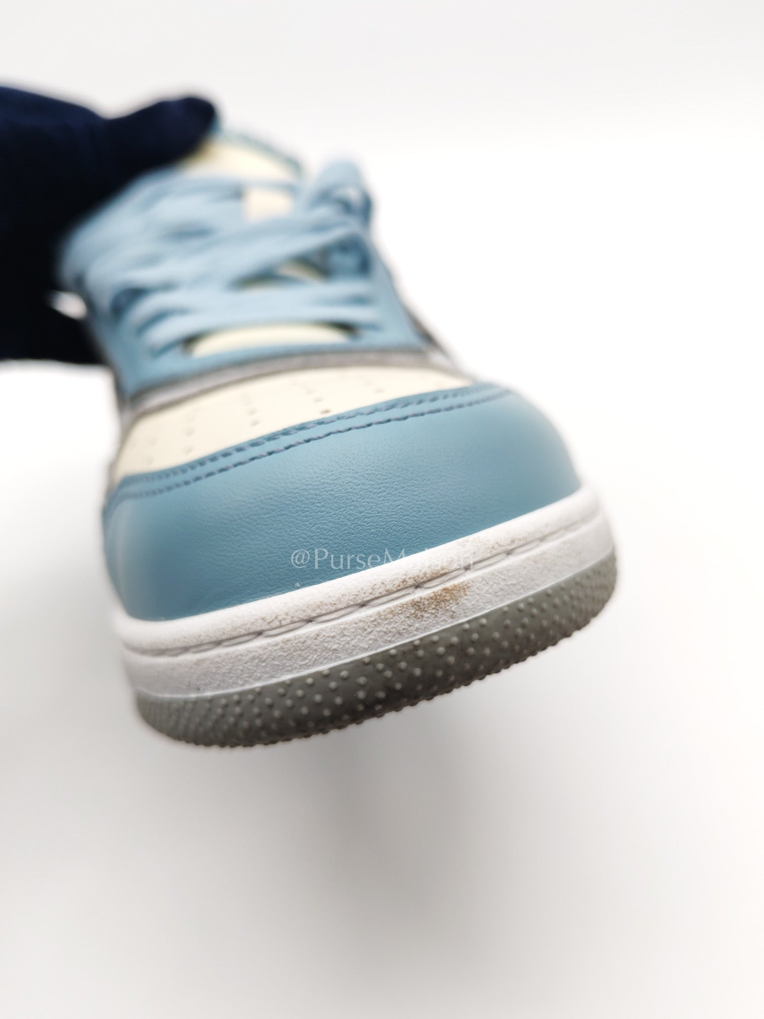 Christian Dior B-27 Low Top Sneaker Light Blue and Cream Size 41 EU (26 cm) | Purse Maison Luxury Bags Shop