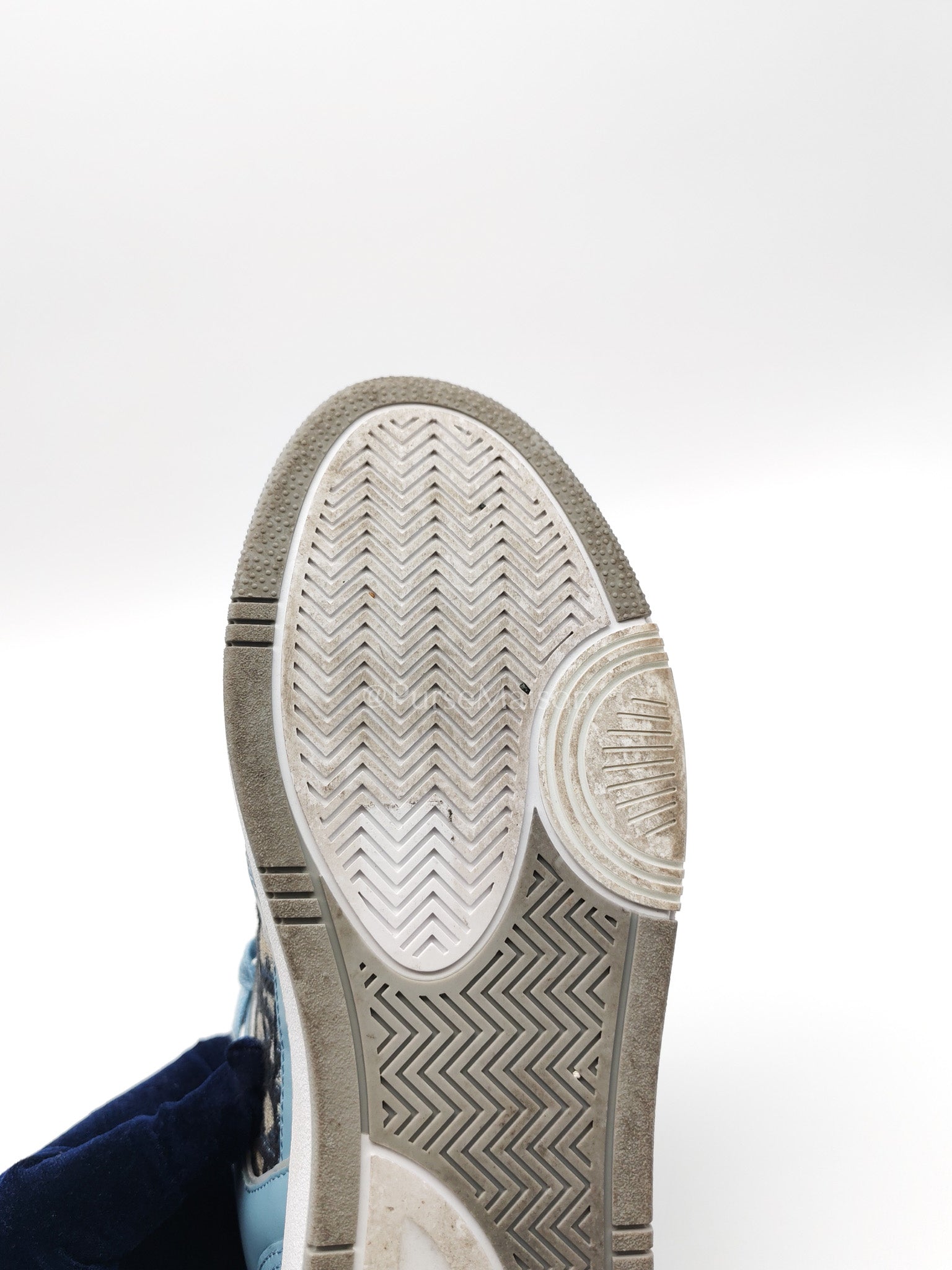 Christian Dior B-27 Low Top Sneaker Light Blue and Cream Size 41 EU (26 cm) | Purse Maison Luxury Bags Shop