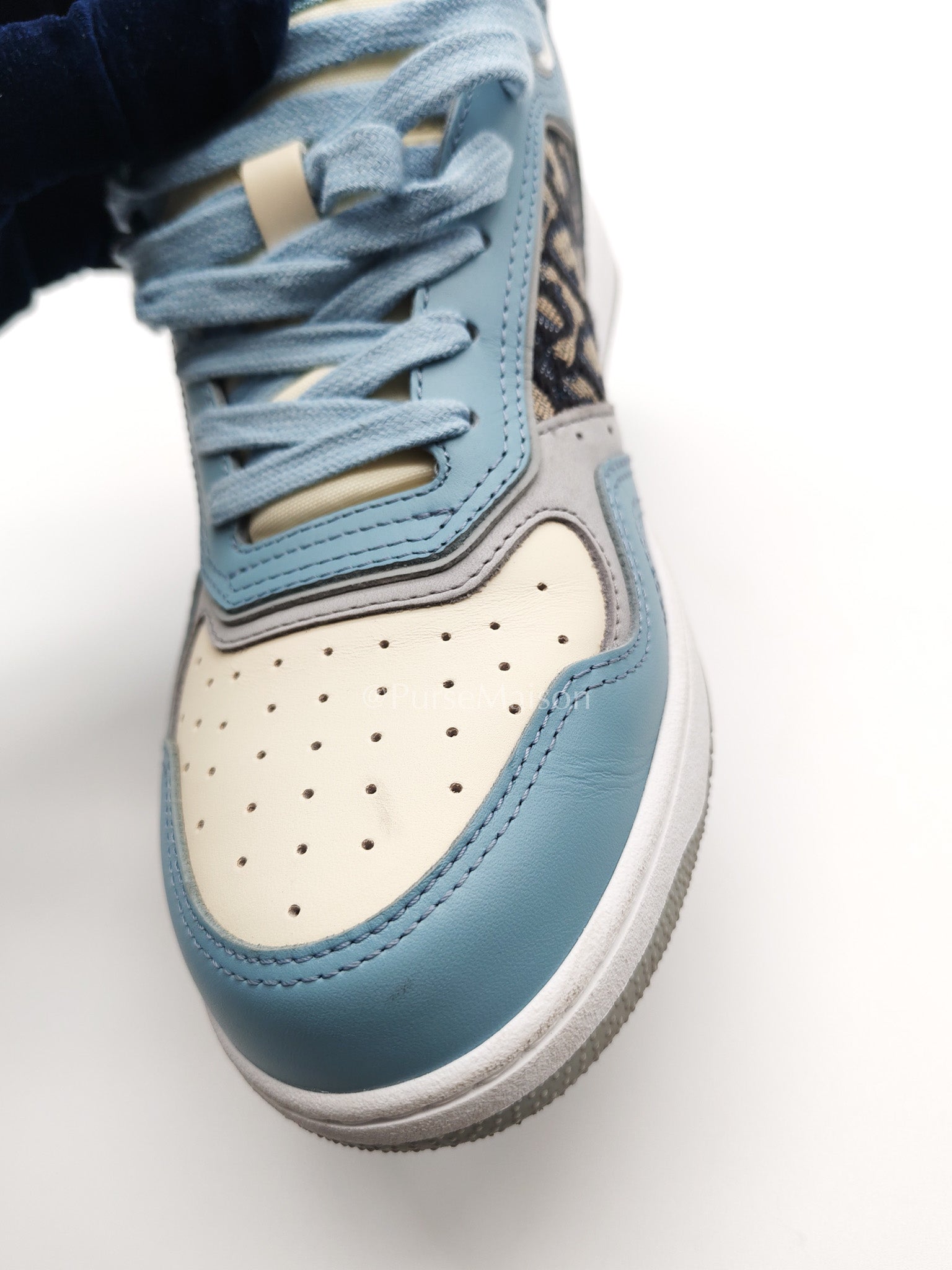 Christian Dior B-27 Low Top Sneaker Light Blue and Cream Size 41 EU (26 cm) | Purse Maison Luxury Bags Shop
