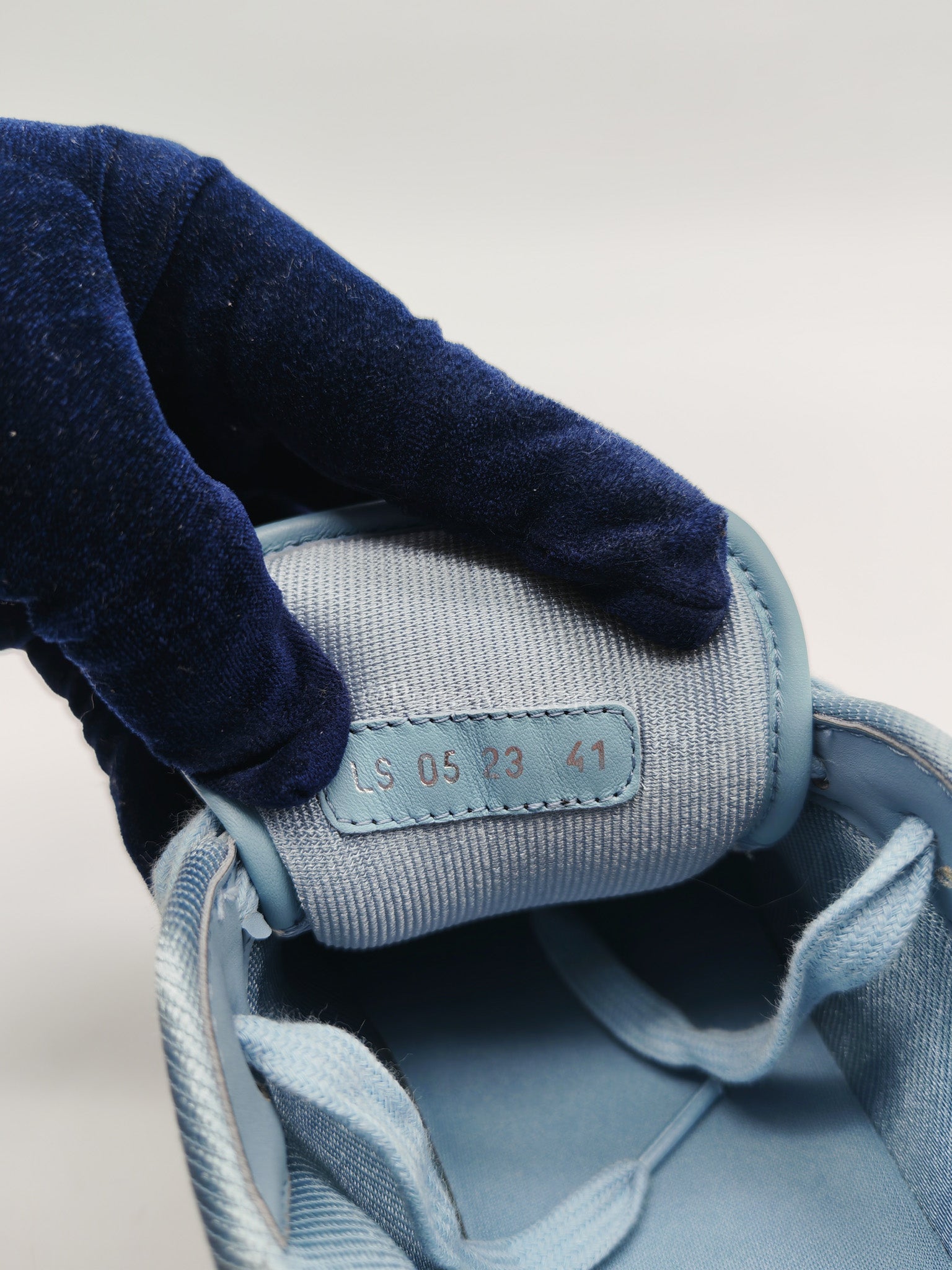 Christian Dior B-27 Low Top Sneaker Light Blue and Cream Size 41 EU (26 cm) | Purse Maison Luxury Bags Shop