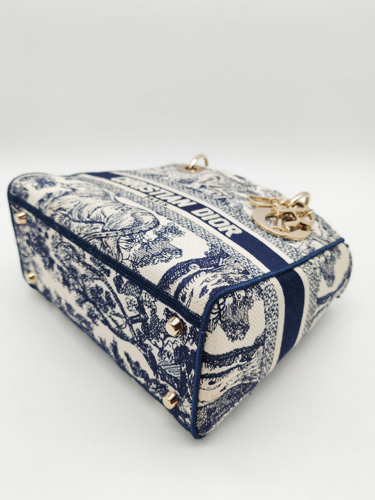 Christian Dior Lady D-Lite Medium in Toile De Jouy Embroidery Canvas and Light Gold Hardware | Purse Maison Luxury Bags Shop