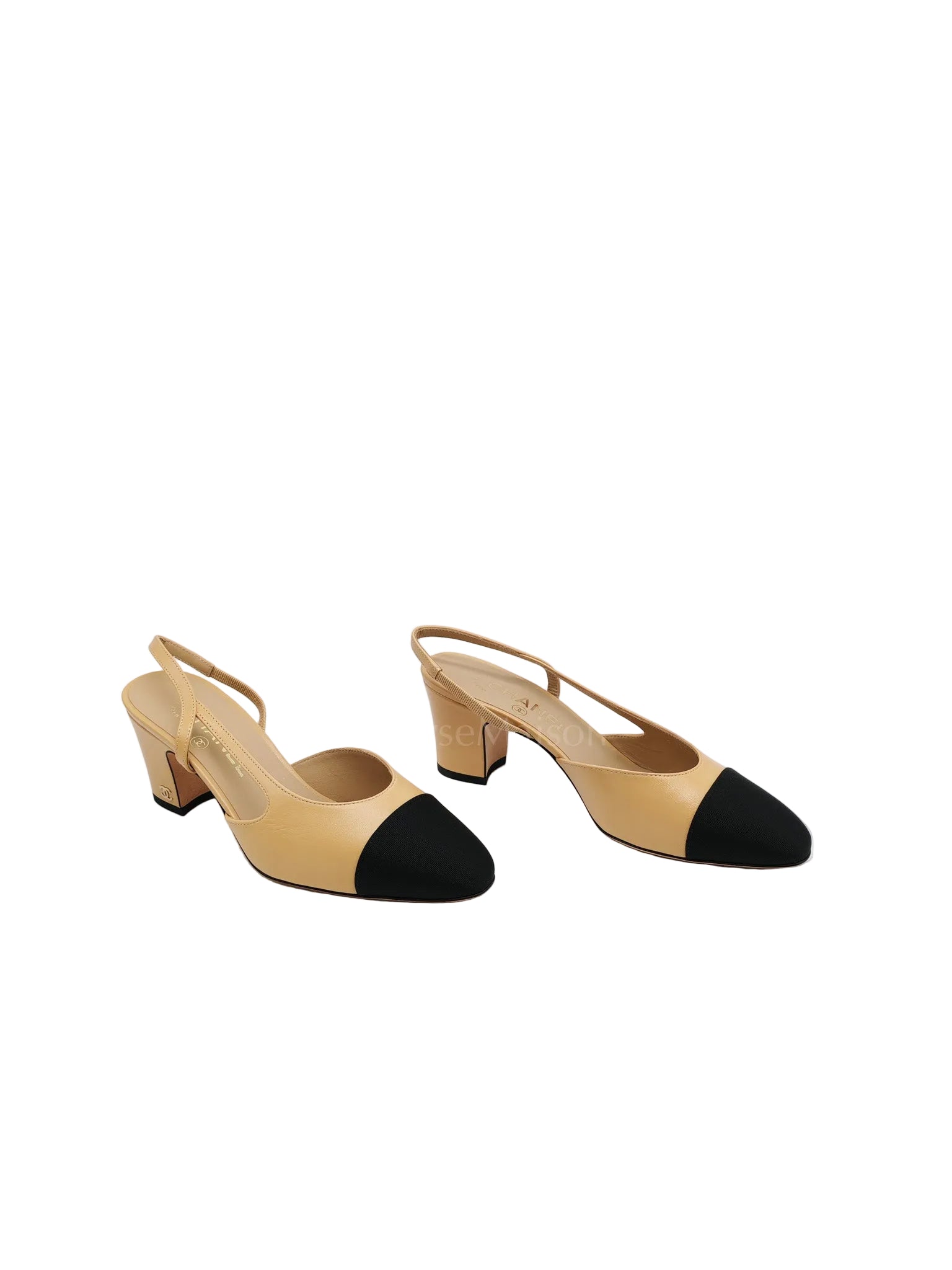 CC Slingback Pumps in Beige Lambskin Leather & Black Cap Toe Canvas Size 37 EU(23.5 cm)