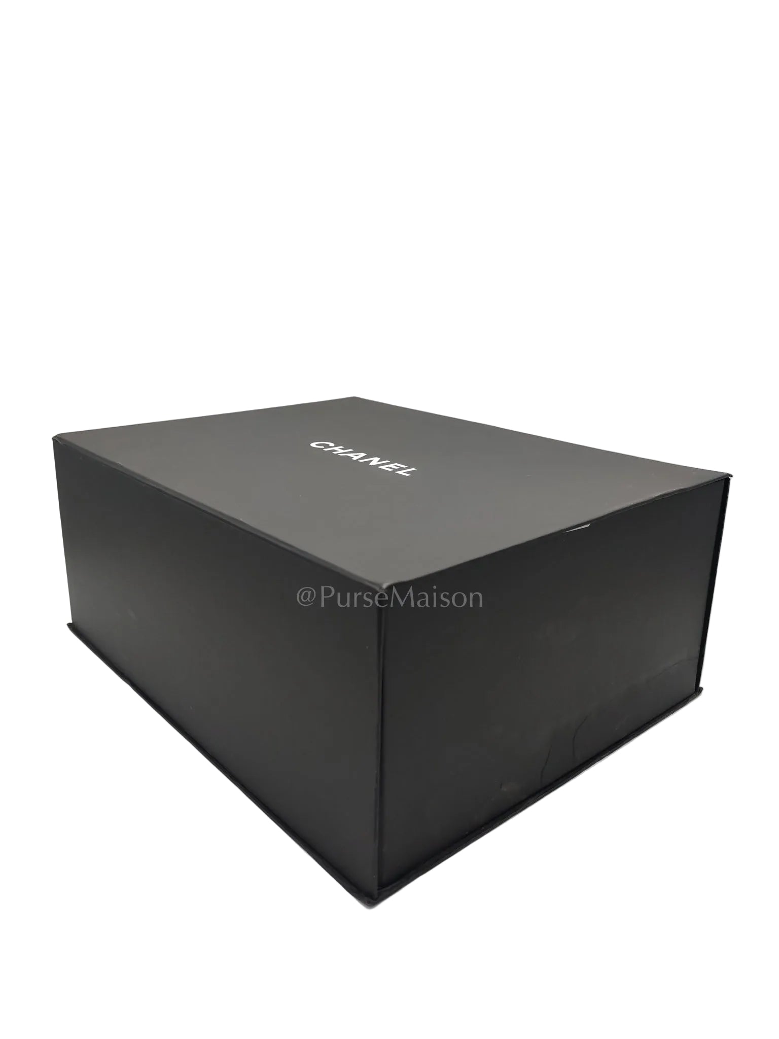 Classic Double Flap Jumbo in Black Caviar Leather and Gold Hardware Series 25 | Purse Maison Luxury Bags Shop