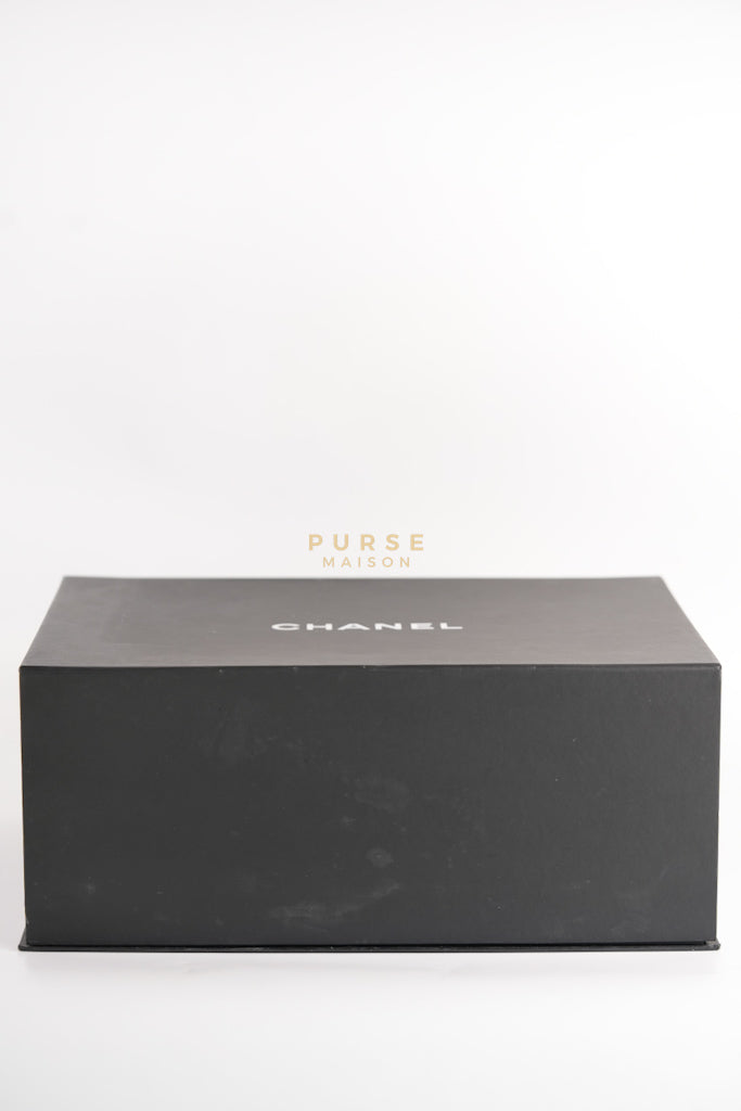 Classic Double Flap Maxi in Black Caviar Leather & Gold Hardware (Series 15) | Purse Maison Luxury Bags Shop