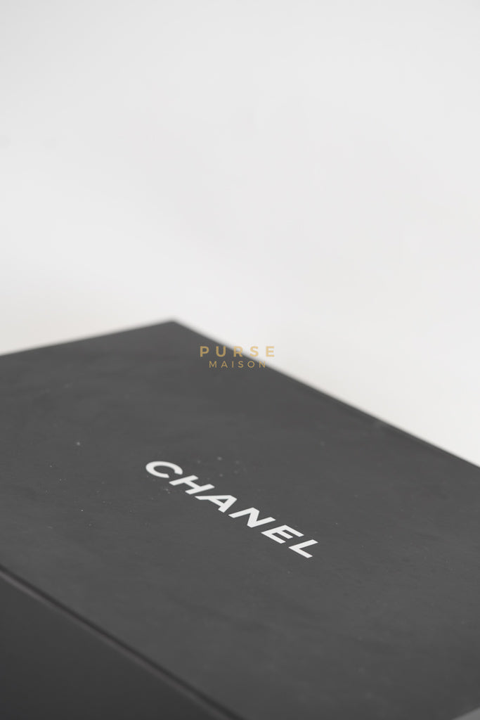 Classic Double Flap Maxi in Black Caviar Leather & Gold Hardware (Series 15) | Purse Maison Luxury Bags Shop