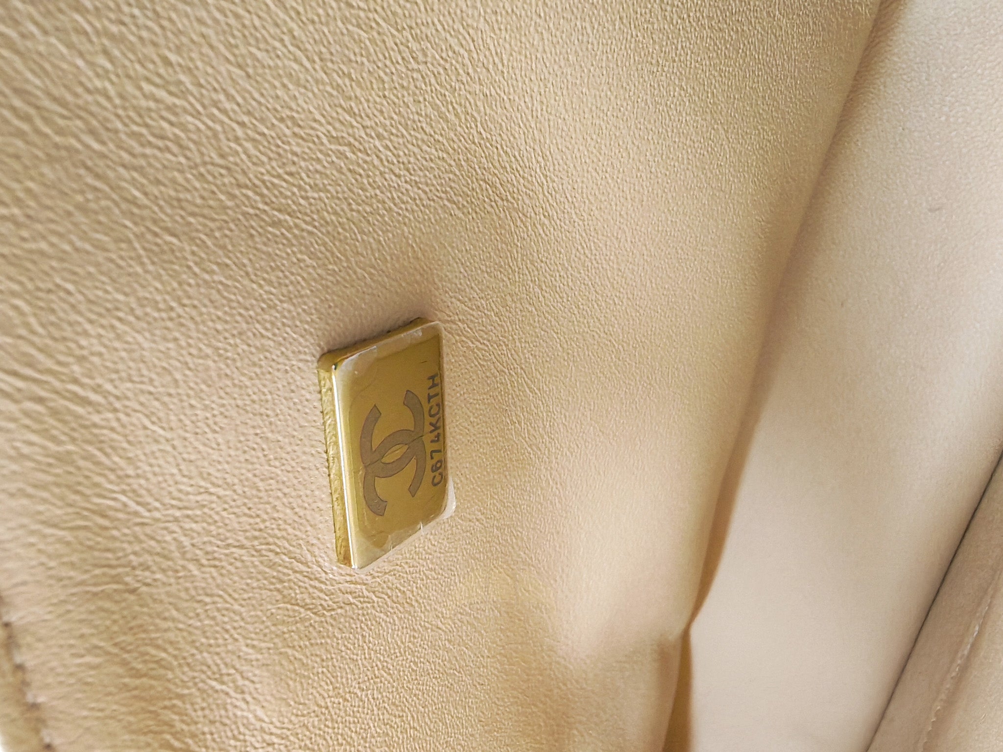 Classic Double Flap Medium in Beige Clair Caviar Leather & Gold Hardware(Microchip) | Purse Maison Luxury Bags Shop