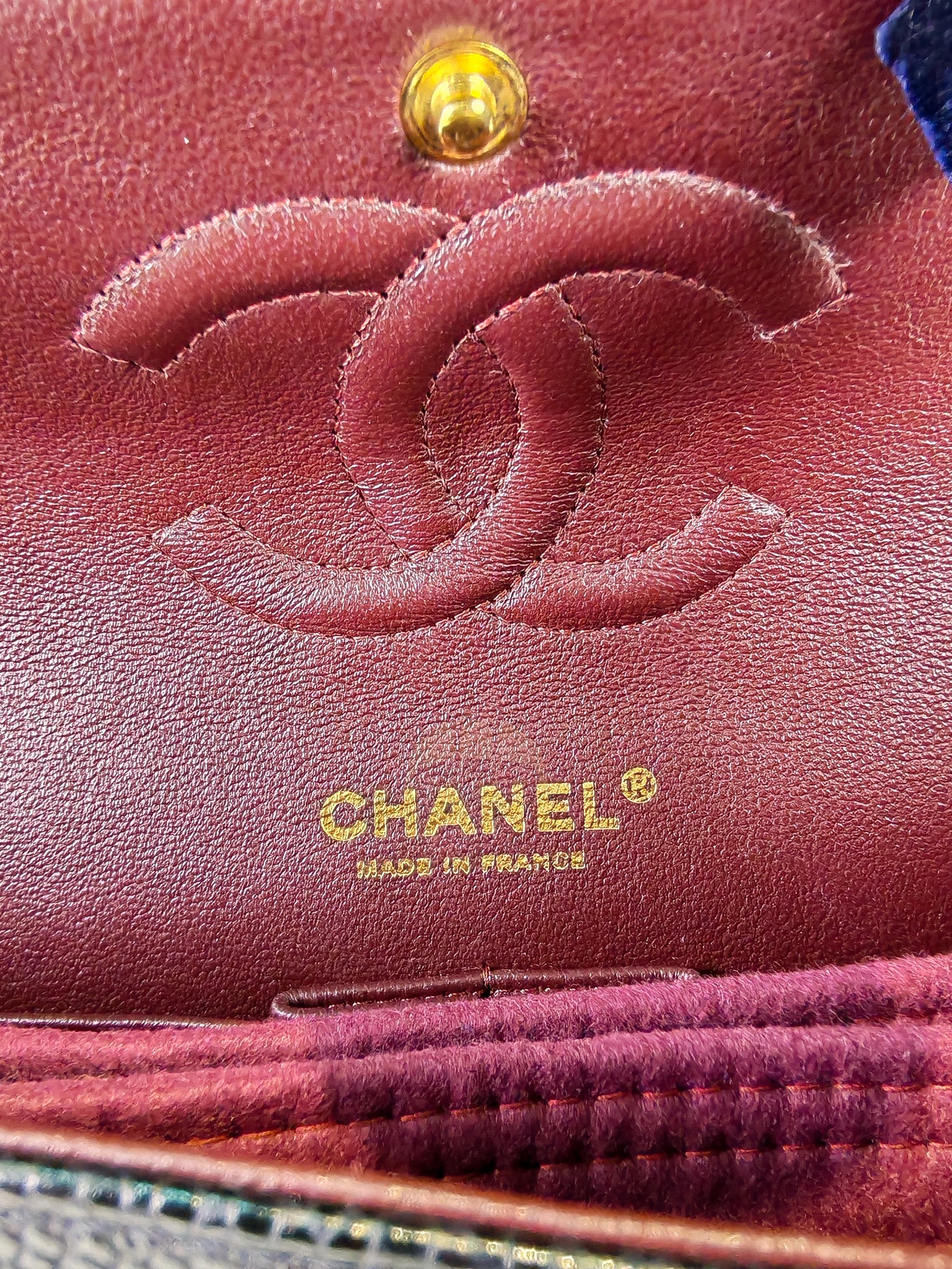 Classic Double Flap Medium in Black Caviar Leather and Gold Hardware Series 20 | Purse Maison Luxury Bags Shop