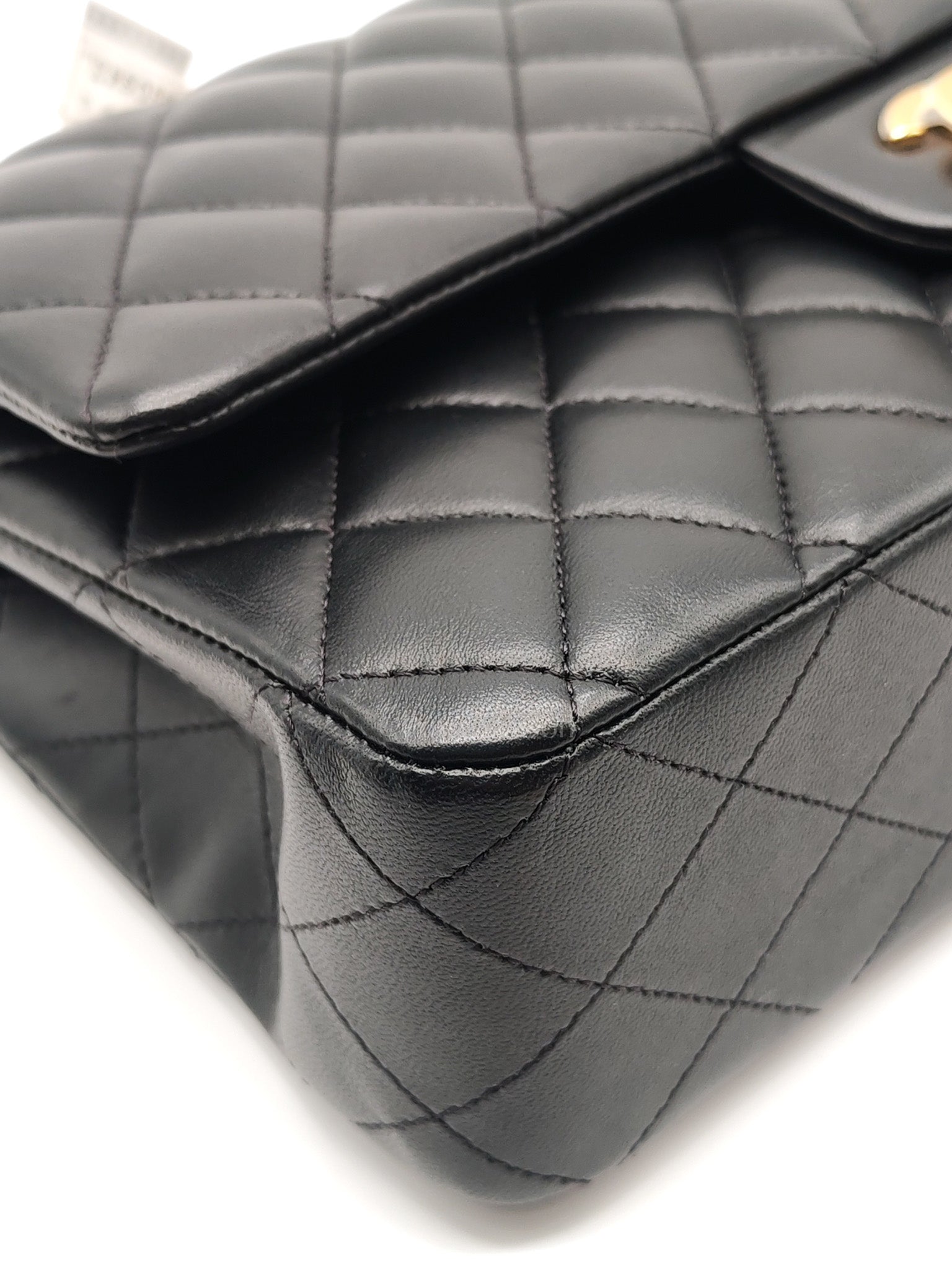 Classic Double Flap Medium in Black Quilted Lambskin Leather & Gold Hardware Microchip | Purse Maison Luxury Bags Shop