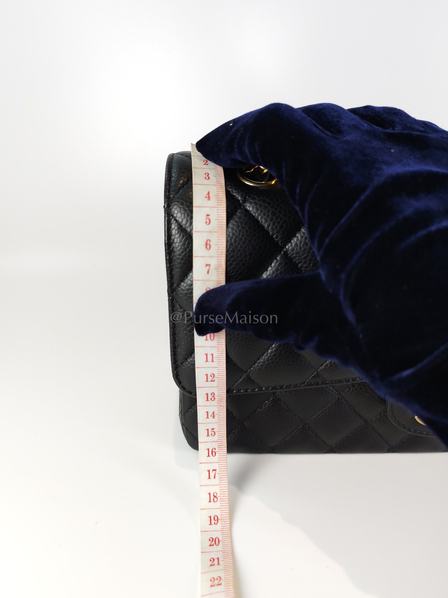 Classic Double Flap Medium in Caviar Leather and Gold Hardware (Microchip) | Purse Maison Luxury Bags Shop