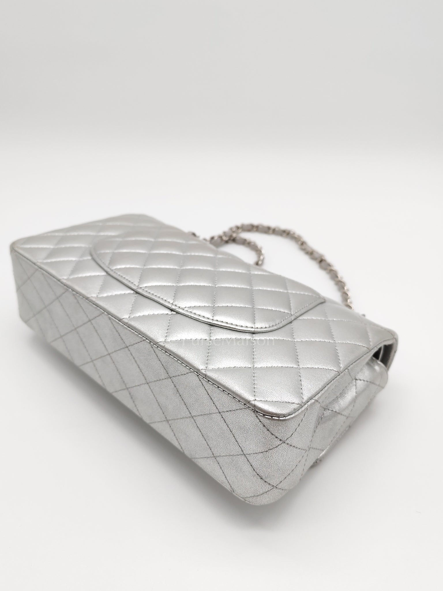 Classic Double Flap Medium in Metallic Silver and Silver Hardware (Microchip) | Purse Maison Luxury Bags Shop