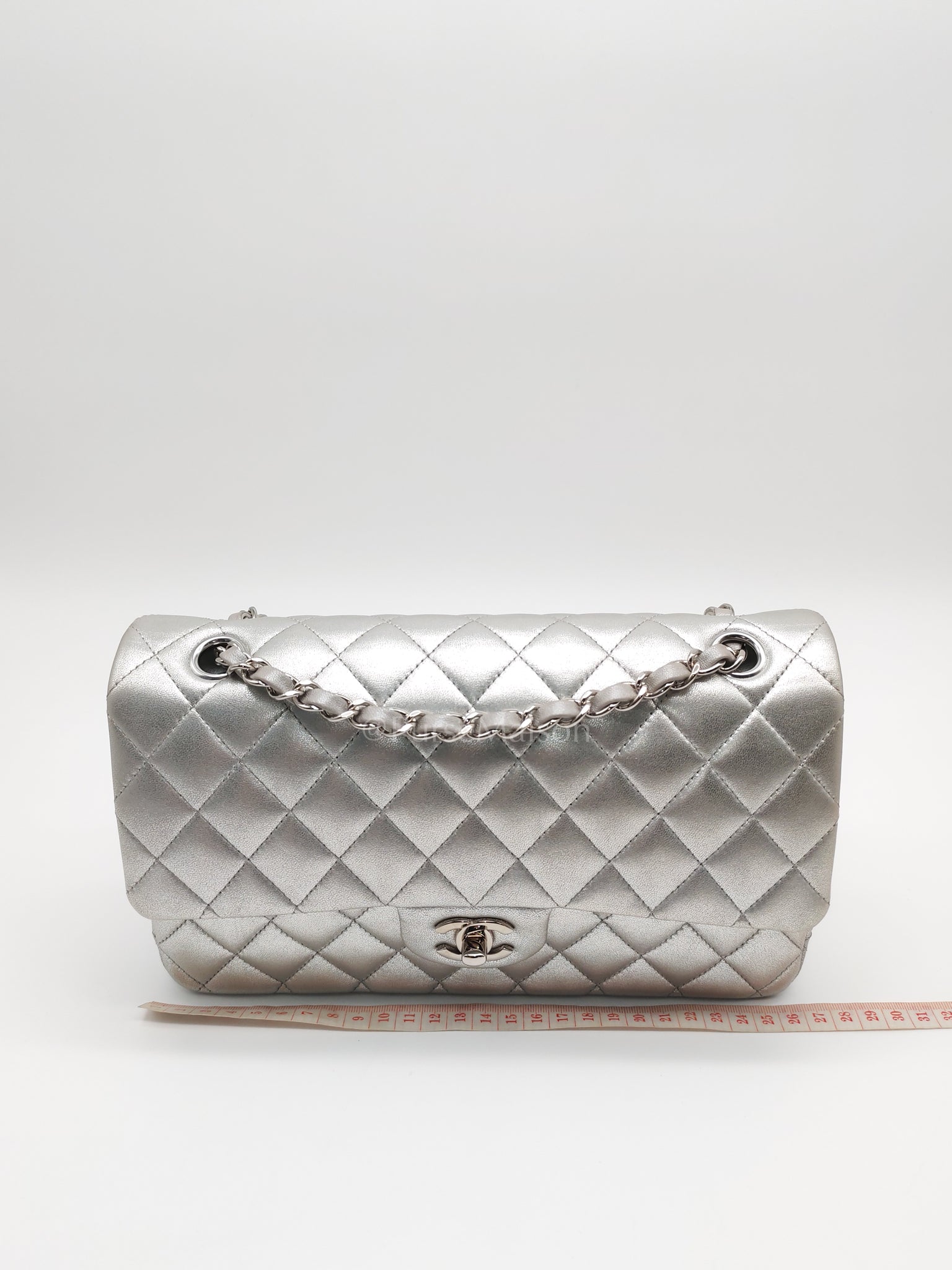 Classic Double Flap Medium in Metallic Silver and Silver Hardware (Microchip) | Purse Maison Luxury Bags Shop