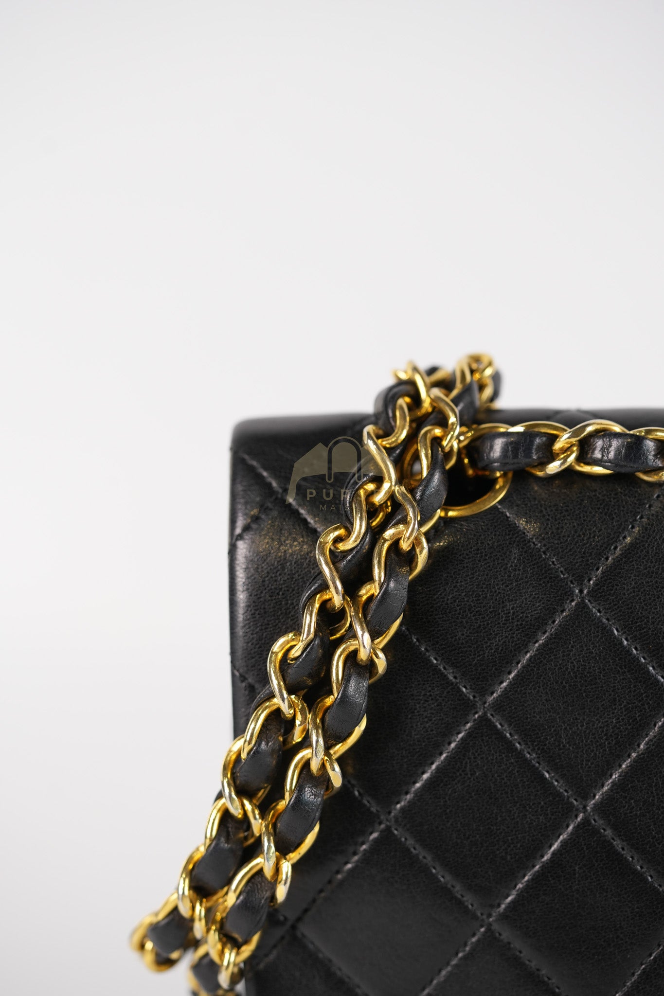 Classic Double Flap Medium Vintage in Lambskin Quilted Leather and Gold Hardware Series 1 | Purse Maison Luxury Bags Shop