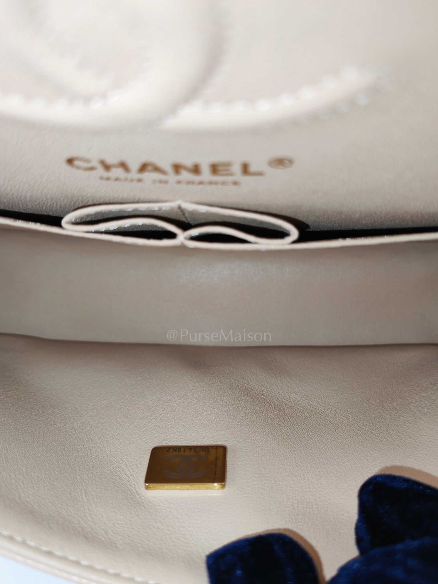 Classic Double Flap Small in Beige Clair Caviar Leather and Gold Hardware (Microchip) | Purse Maison Luxury Bags Shop