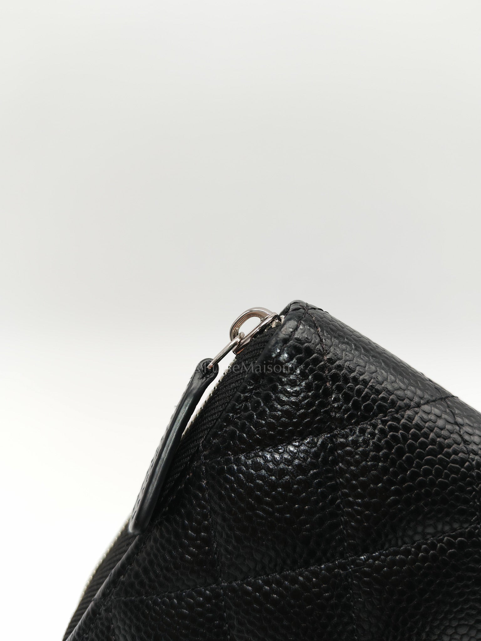 Classic Long Zipped Wallet in Black Caviar Leather & Palladium Hardware Microchip | Purse Maison Luxury Bags Shop