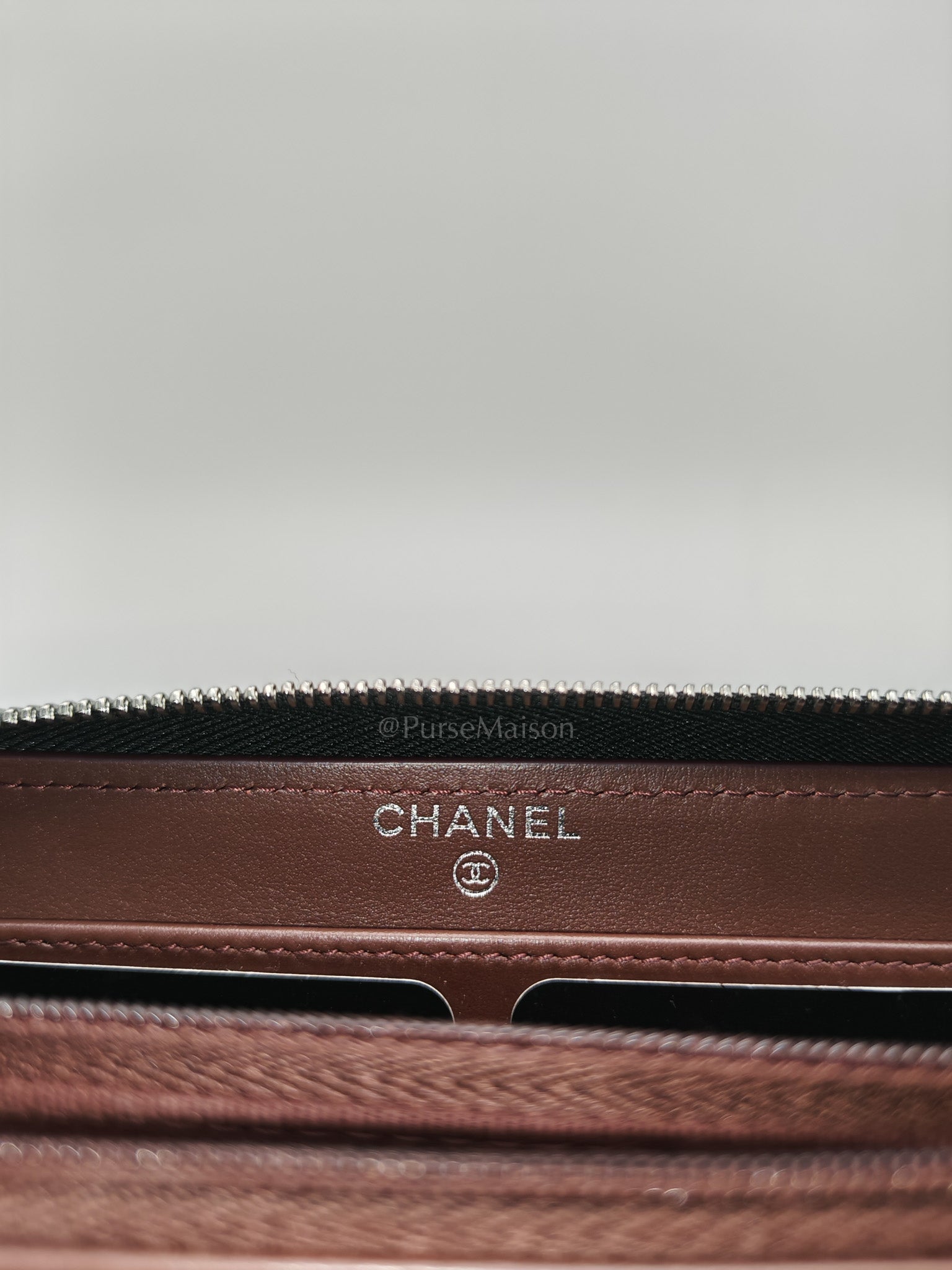 Classic Long Zipped Wallet in Black Caviar Leather & Palladium Hardware Microchip | Purse Maison Luxury Bags Shop