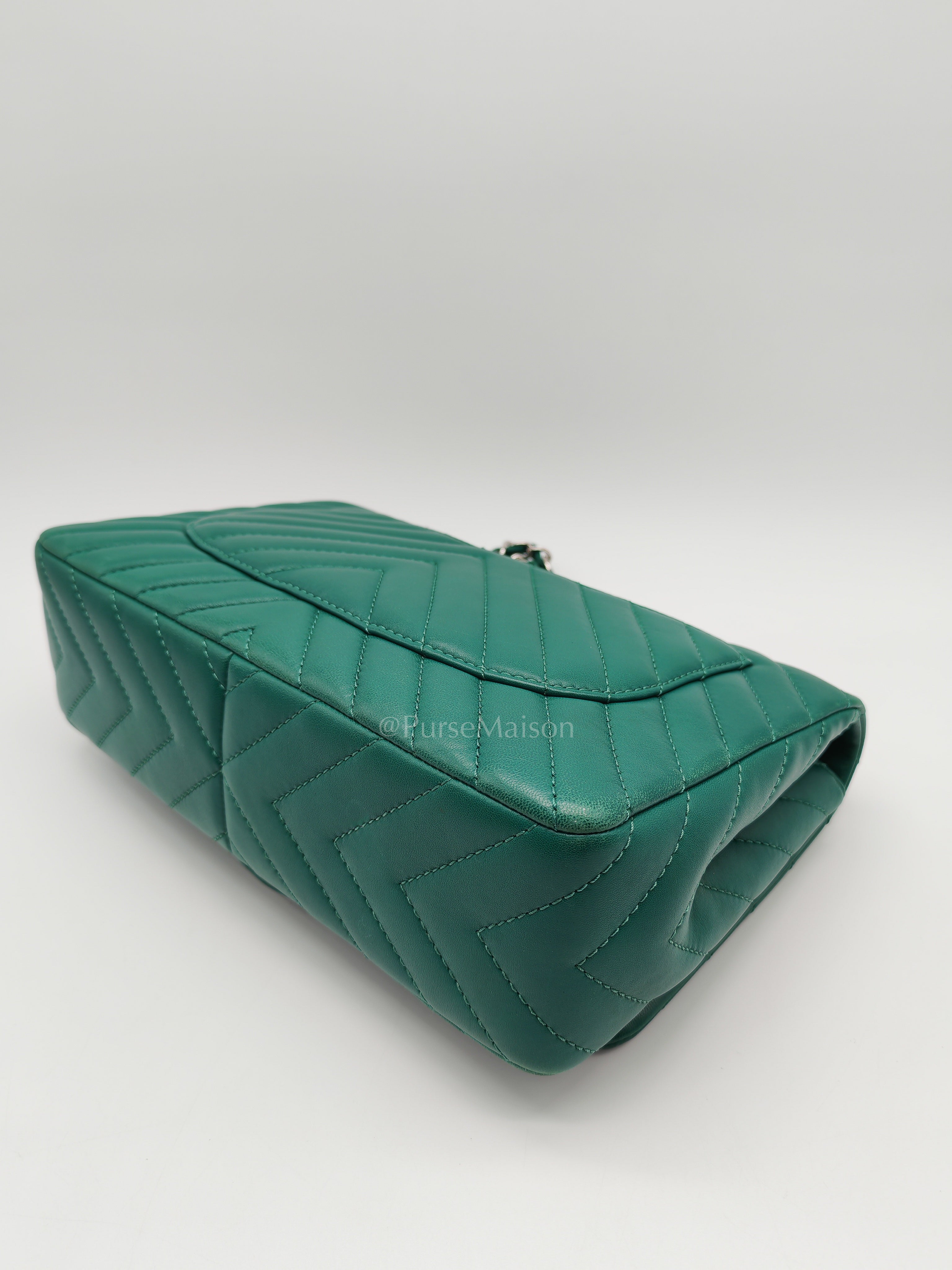Classic Single Flap in Green Chevron Lambskin Leather & Silver Hardware (Series 13) | Purse Maison Luxury Bags Shop