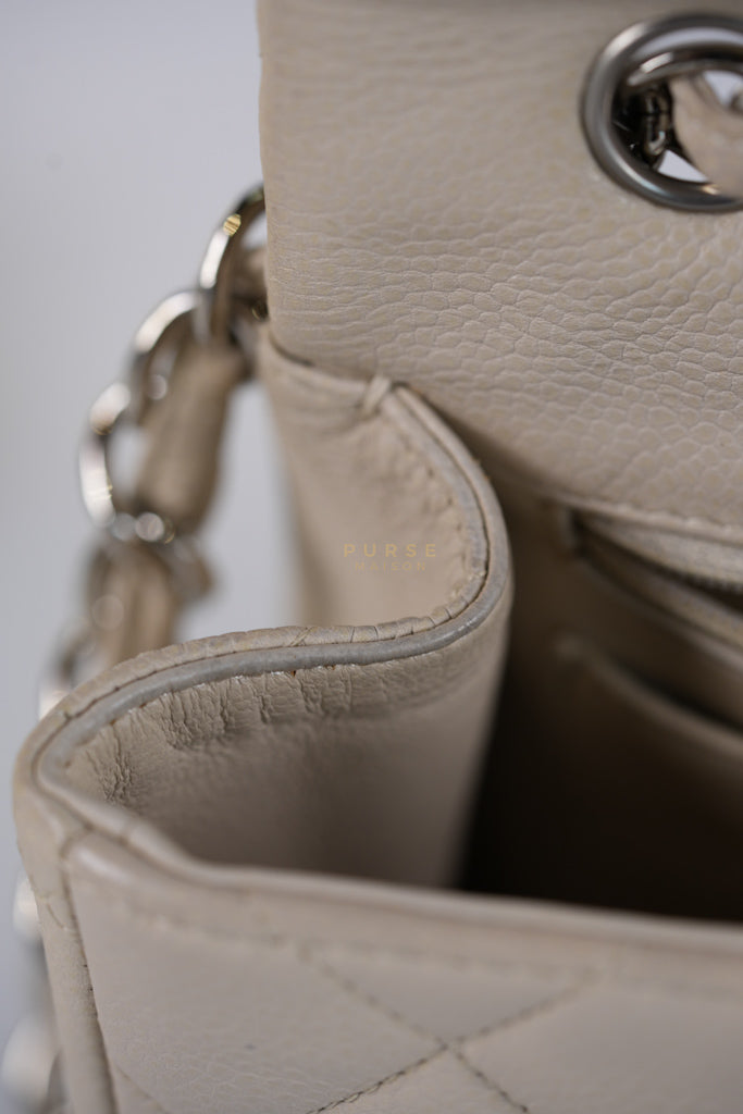 Classic Single Flap Jumbo in Light Gray Caviar Leather and Silver Hardware (Series 14) | Purse Maison Luxury Bags Shop