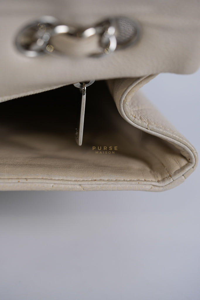 Classic Single Flap Jumbo in Light Gray Caviar Leather and Silver Hardware (Series 14) | Purse Maison Luxury Bags Shop