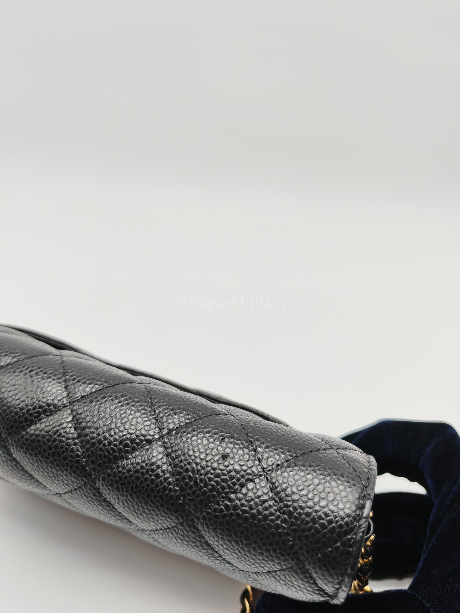 Classic Wallet on Chain Black Caviar in Gold Hardware Microchip(G3****13) | Purse Maison Luxury Bags Shop