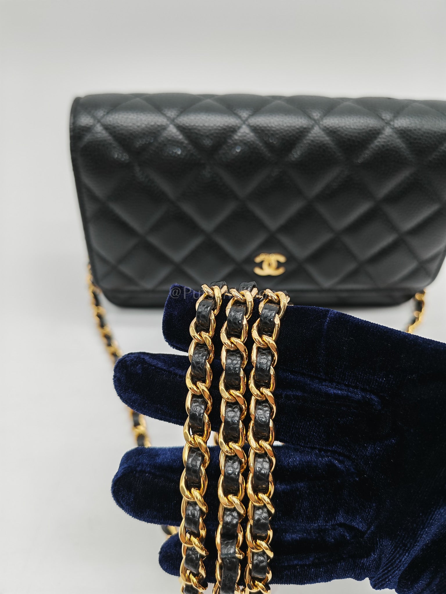 Classic Wallet on Chain Black Caviar in Gold Hardware Microchip(G3****13) | Purse Maison Luxury Bags Shop